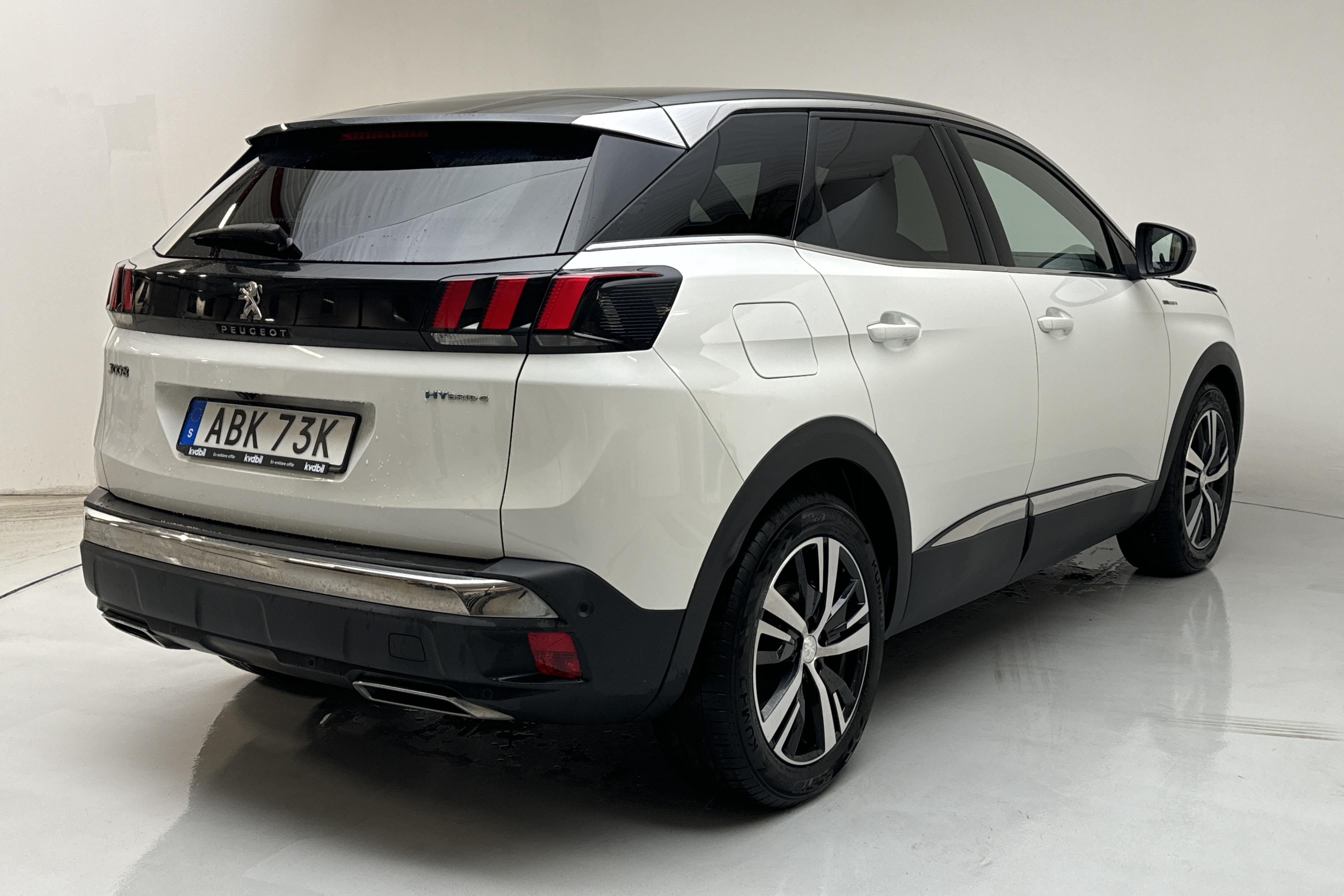 Peugeot 3008 1.6 Plug-in Hybrid 4 (300hk) - 103 830 km - Automatic - white - 2020