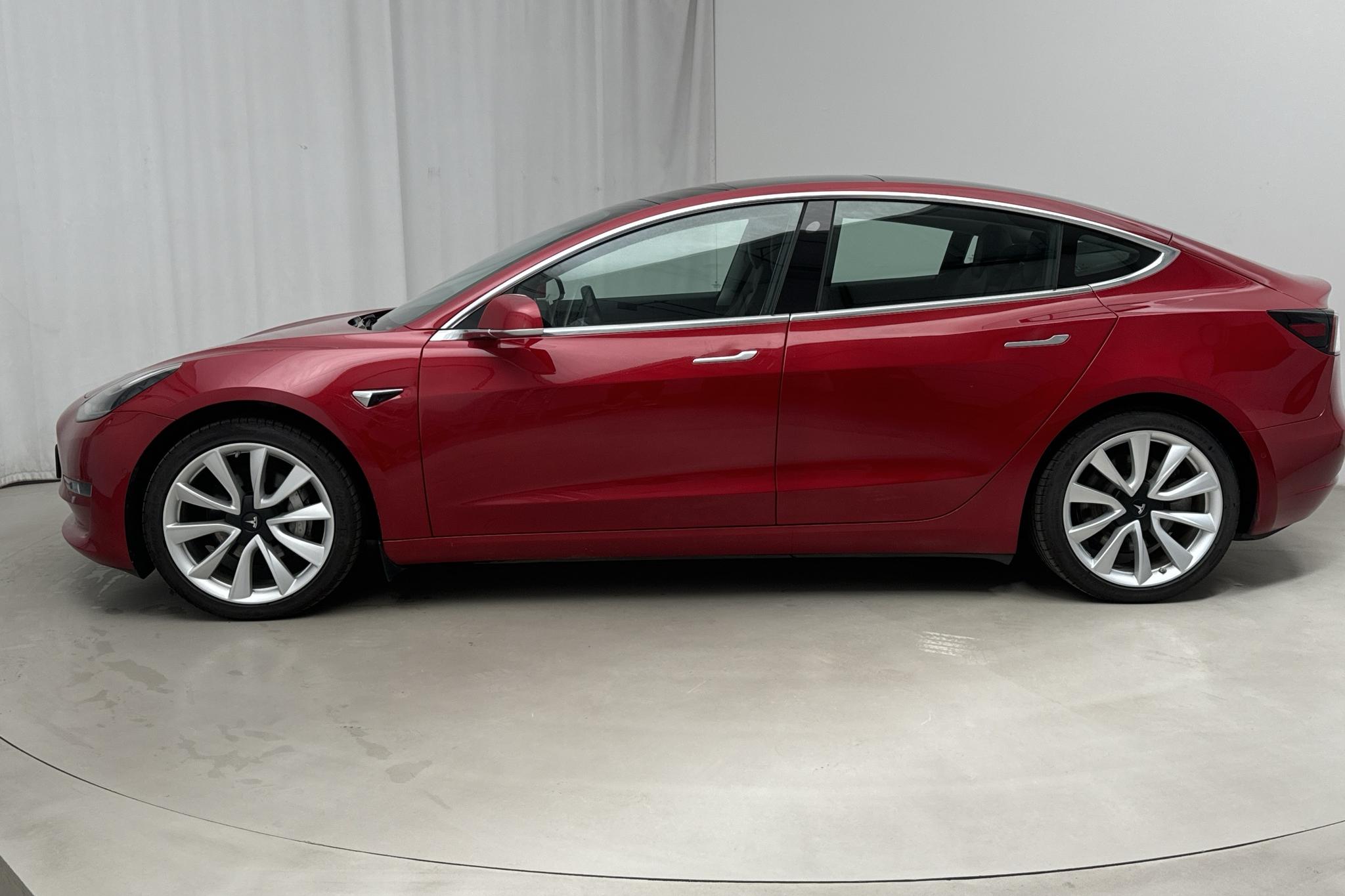 Tesla Model 3 Long Range Dual Motor AWD - 10 980 mil - Manuell - röd - 2020