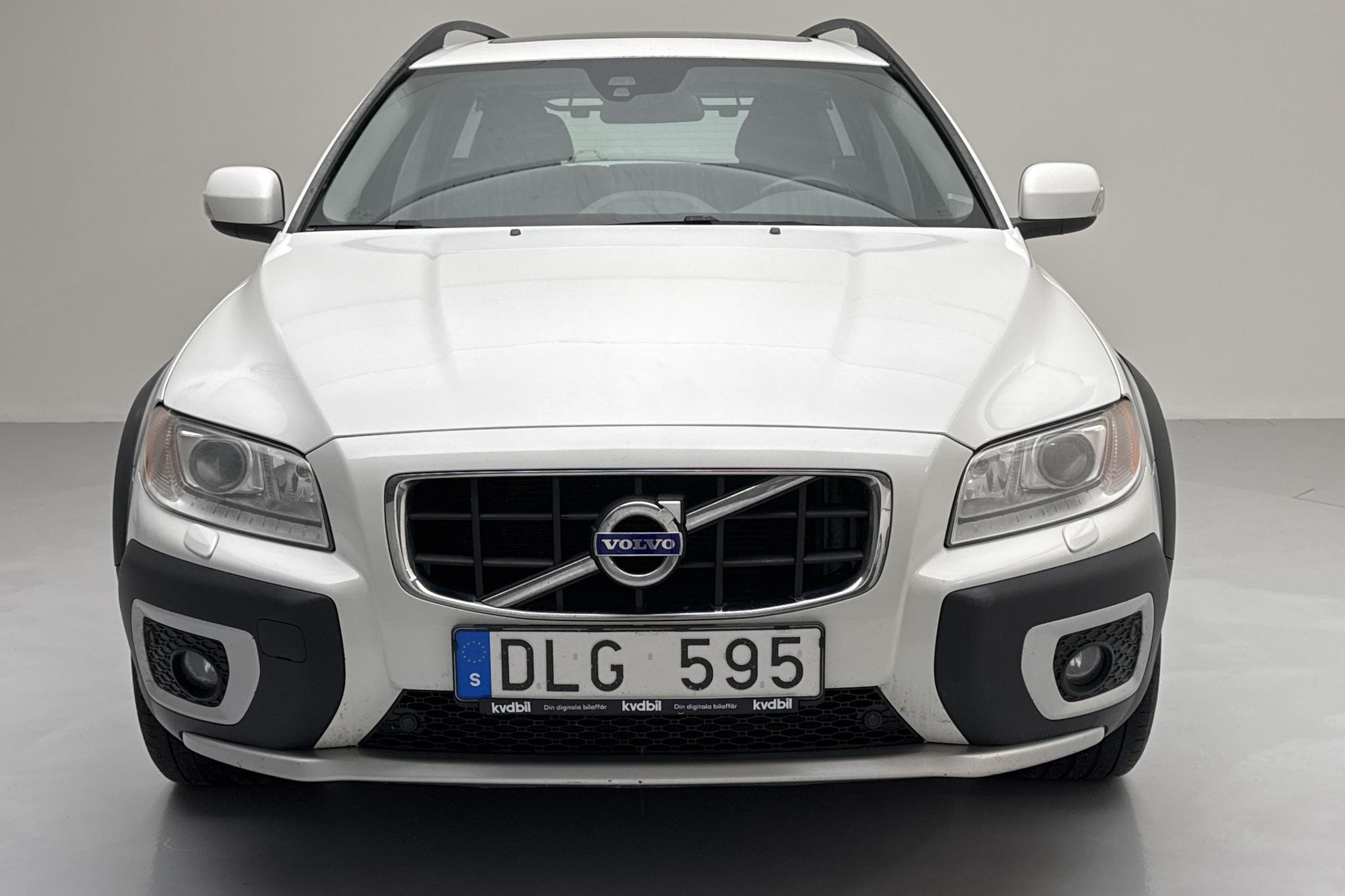 Volvo XC70 II D4 AWD (163hk) - 306 280 km - Automaatne - valge - 2013