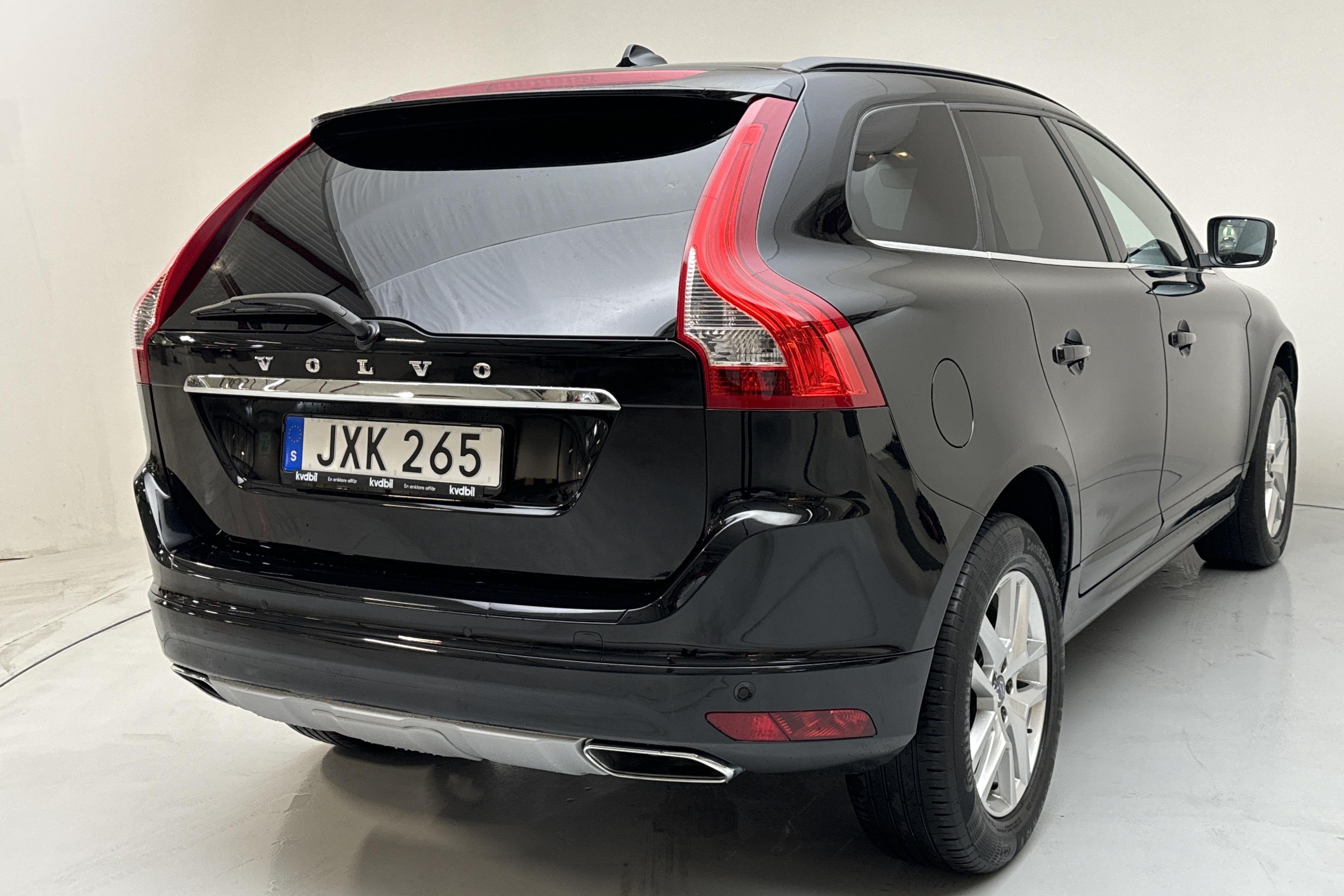 Volvo XC60 D4 AWD (190hk) - 6 030 mil - Automat - svart - 2017