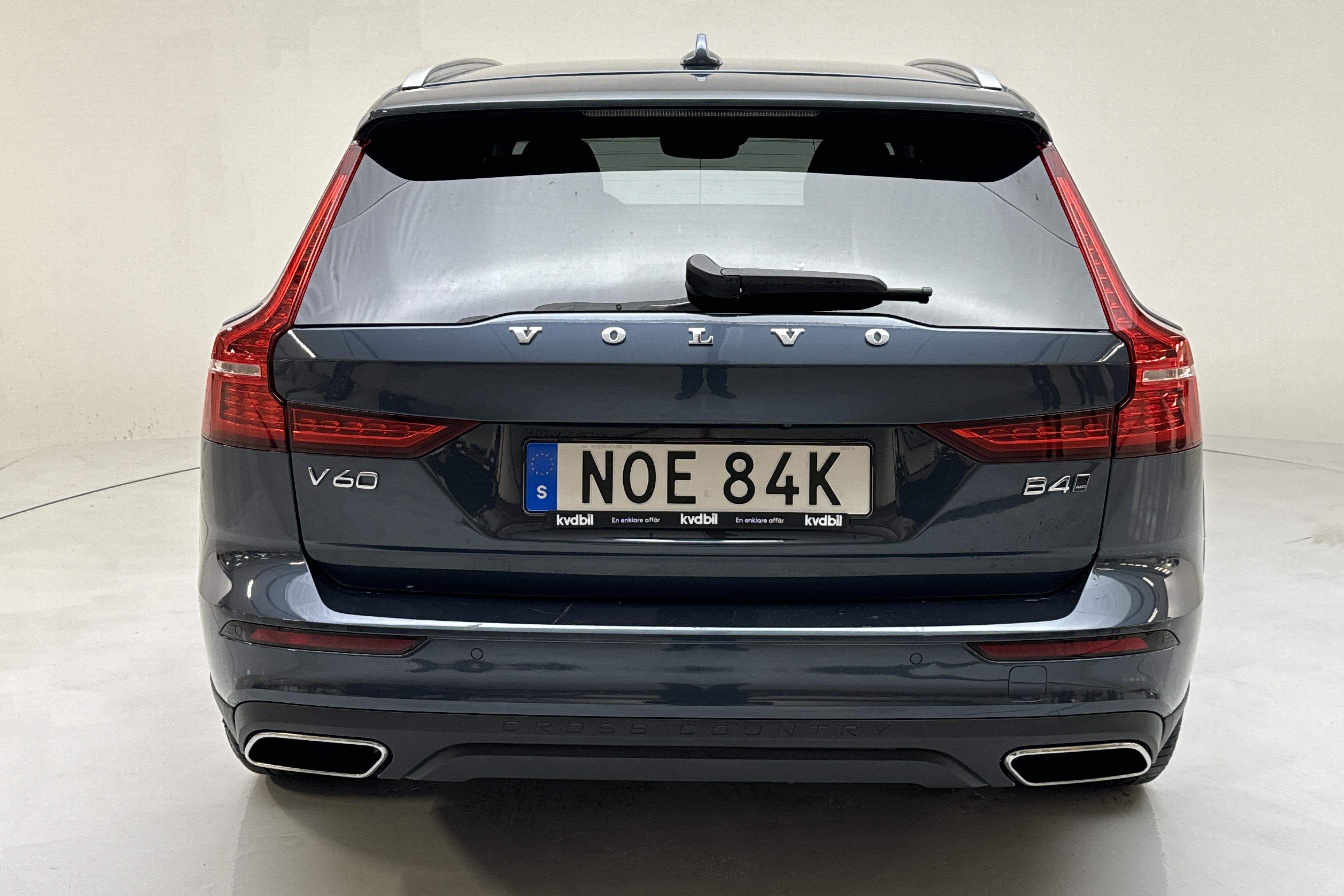 Volvo V60 B4 Cross Country AWD Mildhybrid, Diesel (197hk) - 121 620 km - Automaatne - Dark Blue - 2022