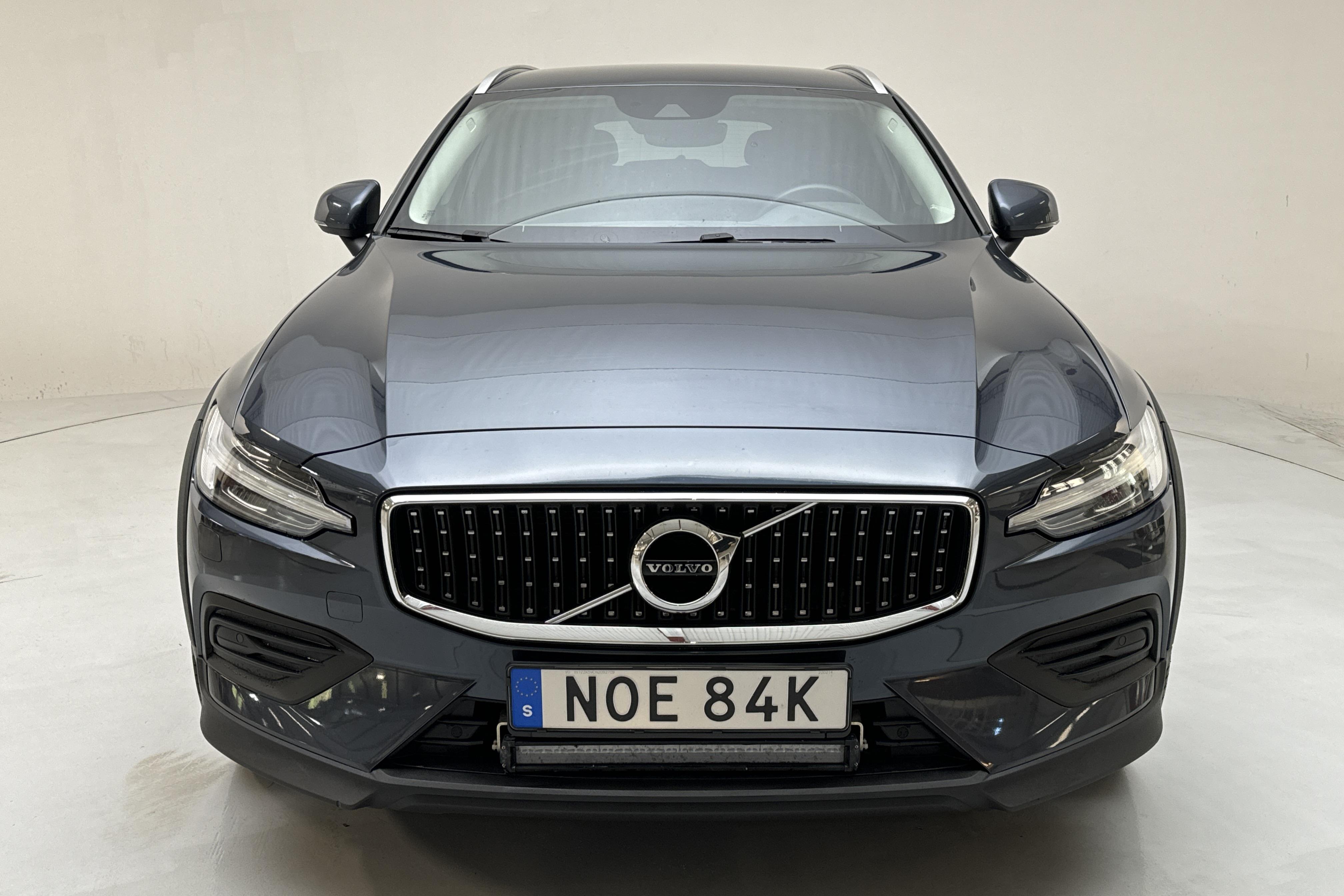 Volvo V60 B4 Cross Country AWD Mildhybrid, Diesel (197hk) - 121 620 km - Automaatne - Dark Blue - 2022