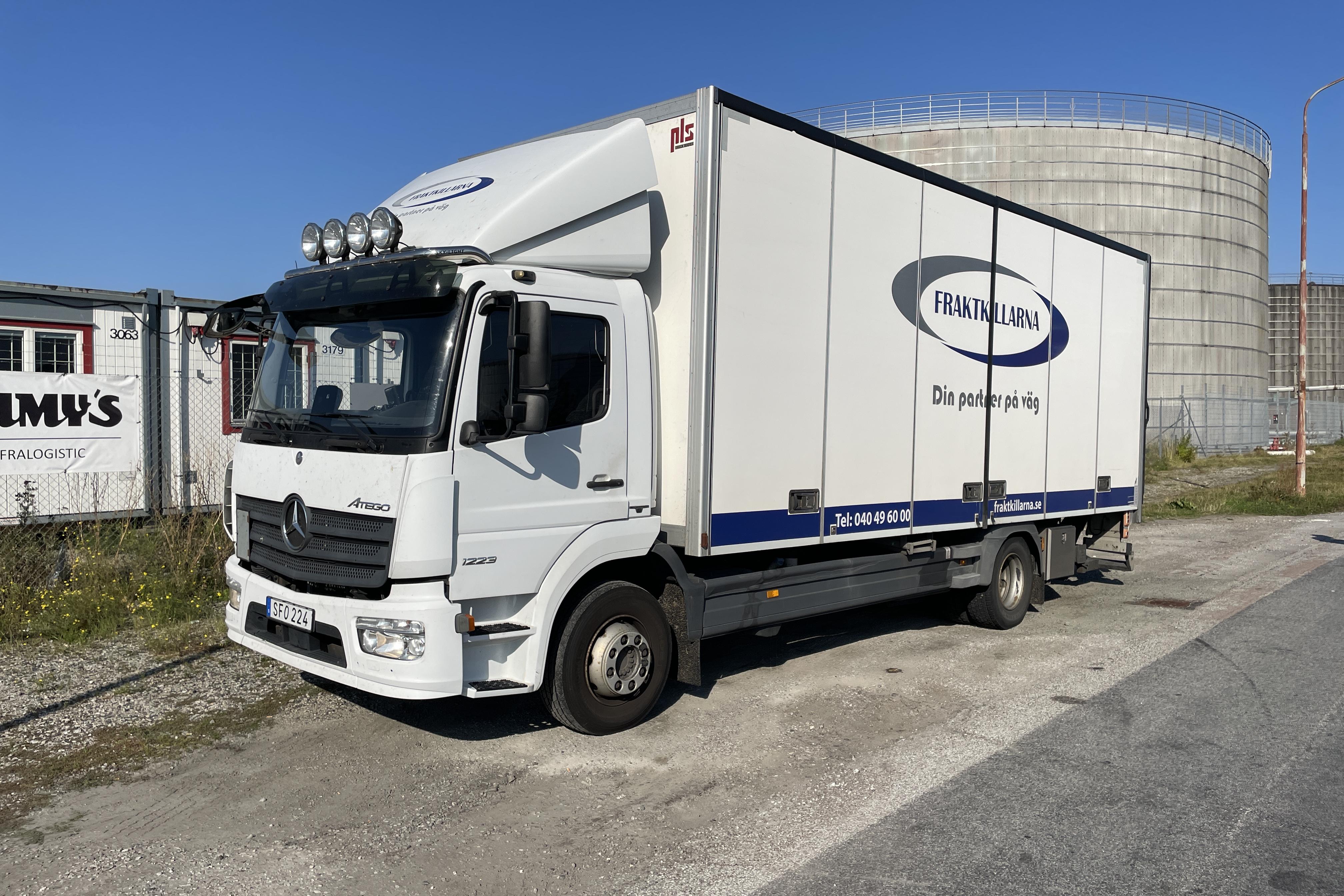 MERCEDES ATEGO 1223 - 352 547 km - Automatic - white - 2016