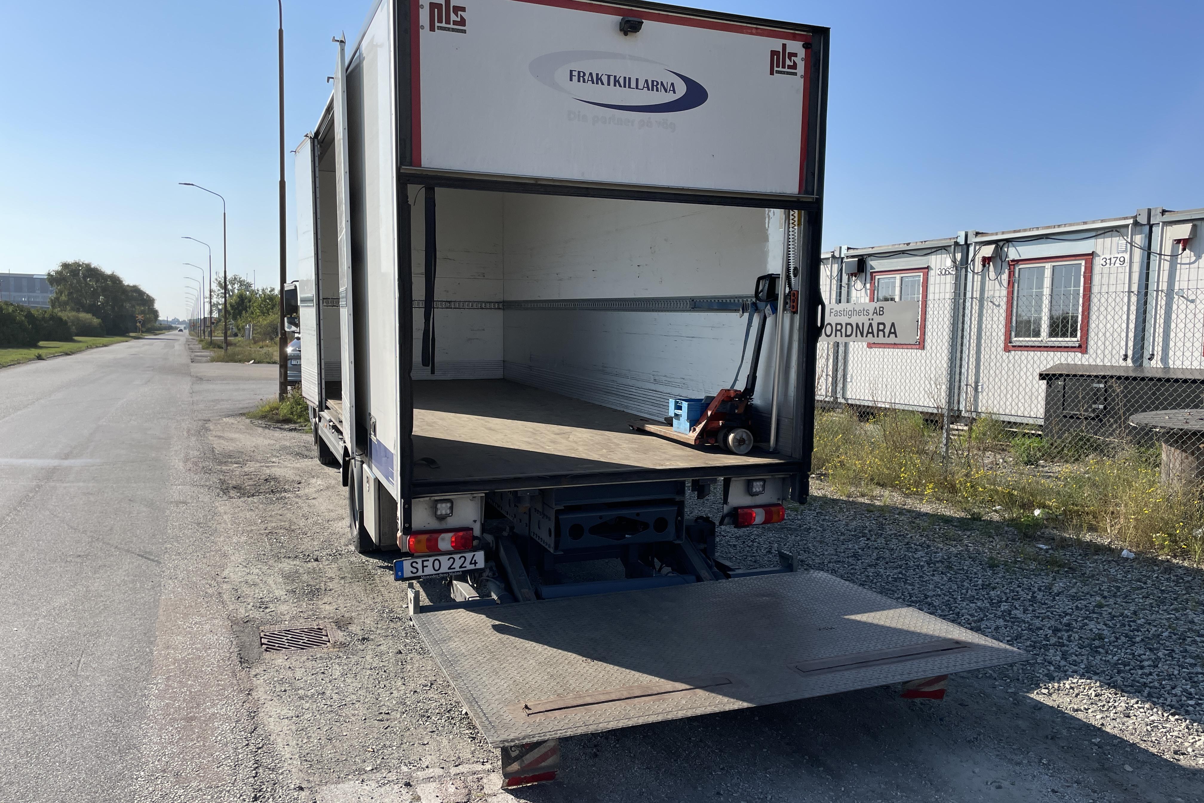 MERCEDES ATEGO 1223 - 352 547 km - Automat - vit - 2016