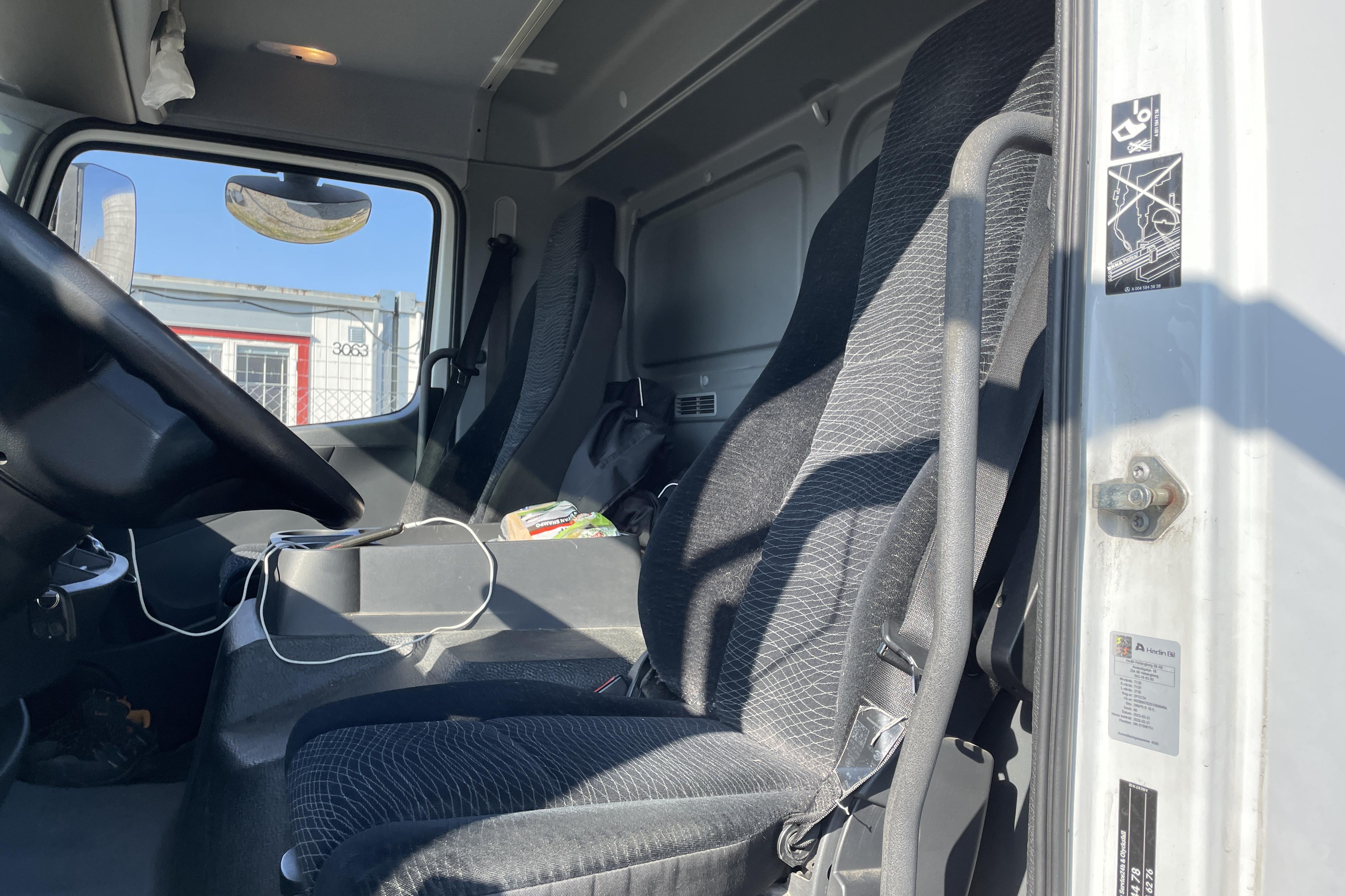 MERCEDES ATEGO 1223 - 352 547 km - Automat - vit - 2016