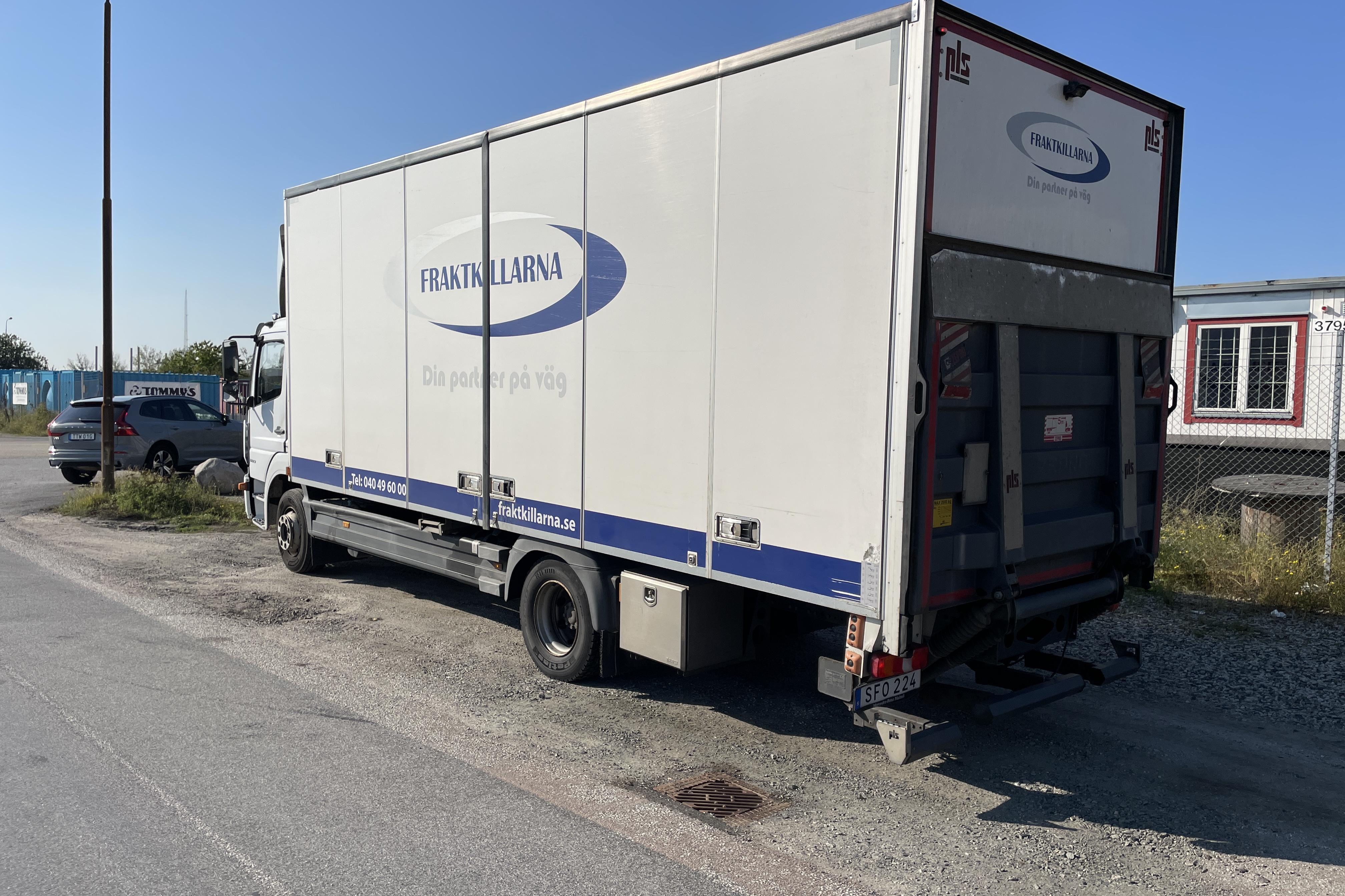 MERCEDES ATEGO 1223 - 352 547 km - Automat - vit - 2016