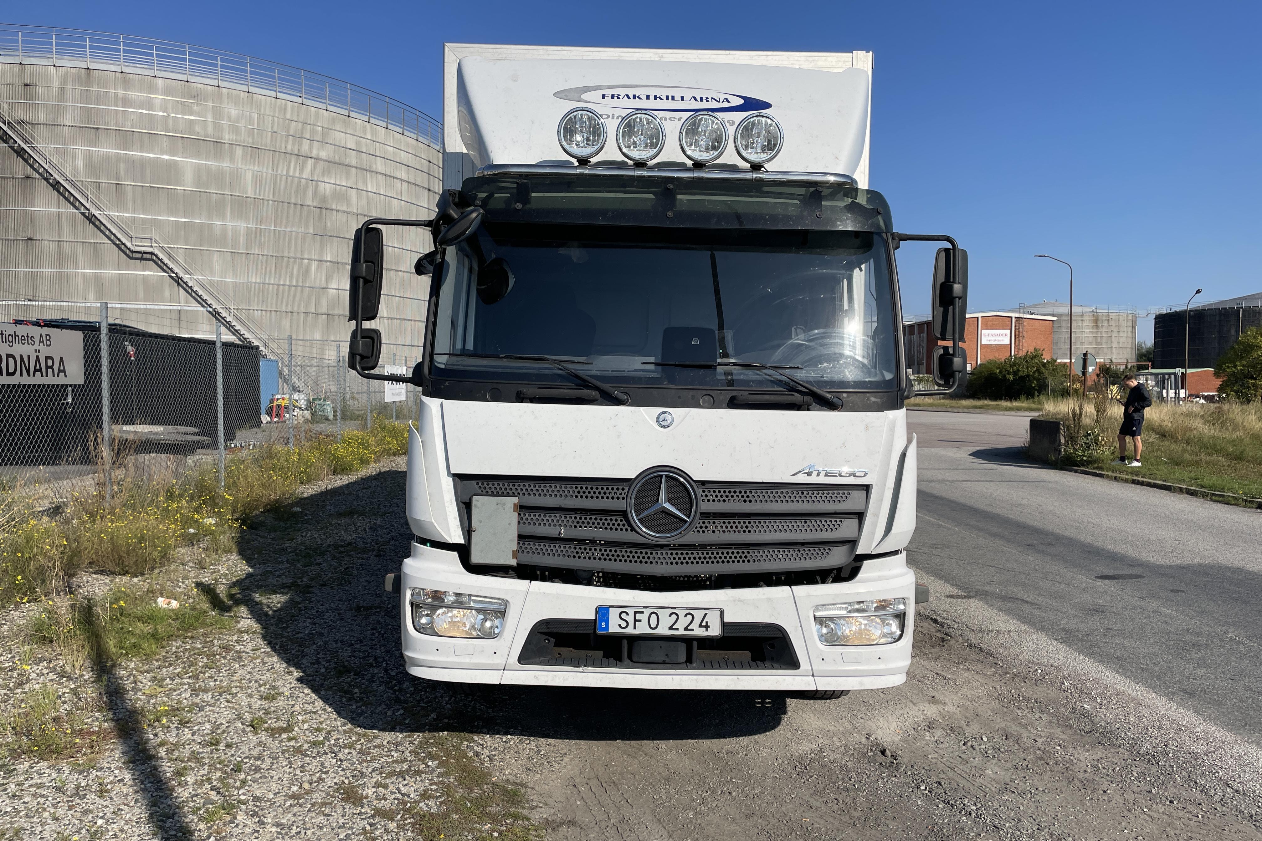 MERCEDES ATEGO 1223 - 352 547 km - Automatyczna - biały - 2016