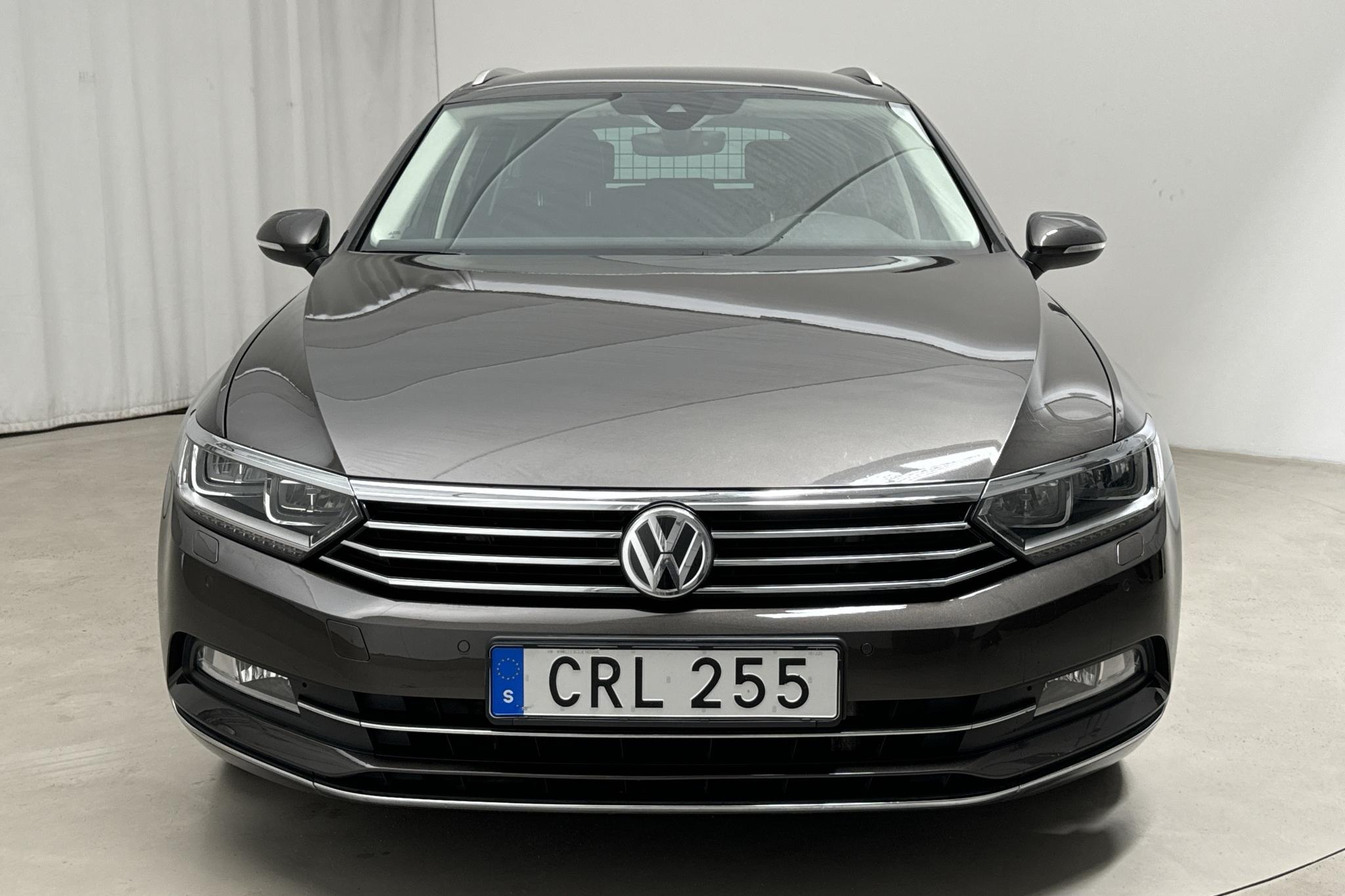 VW Passat 2.0 TDI Sportscombi (190hk) - 8 865 mil - Automat - Dark Brown - 2018