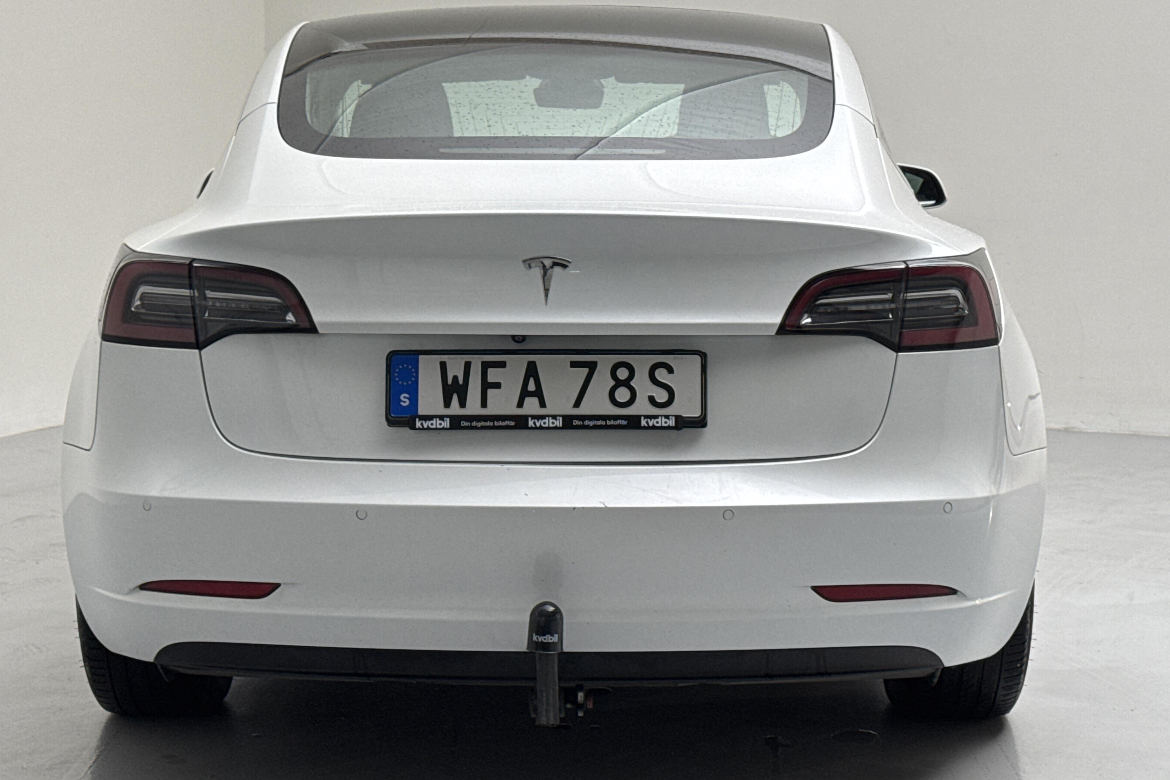 Tesla Model 3 Standard Range RWD - 142 230 km - Automaattinen - valkoinen - 2020