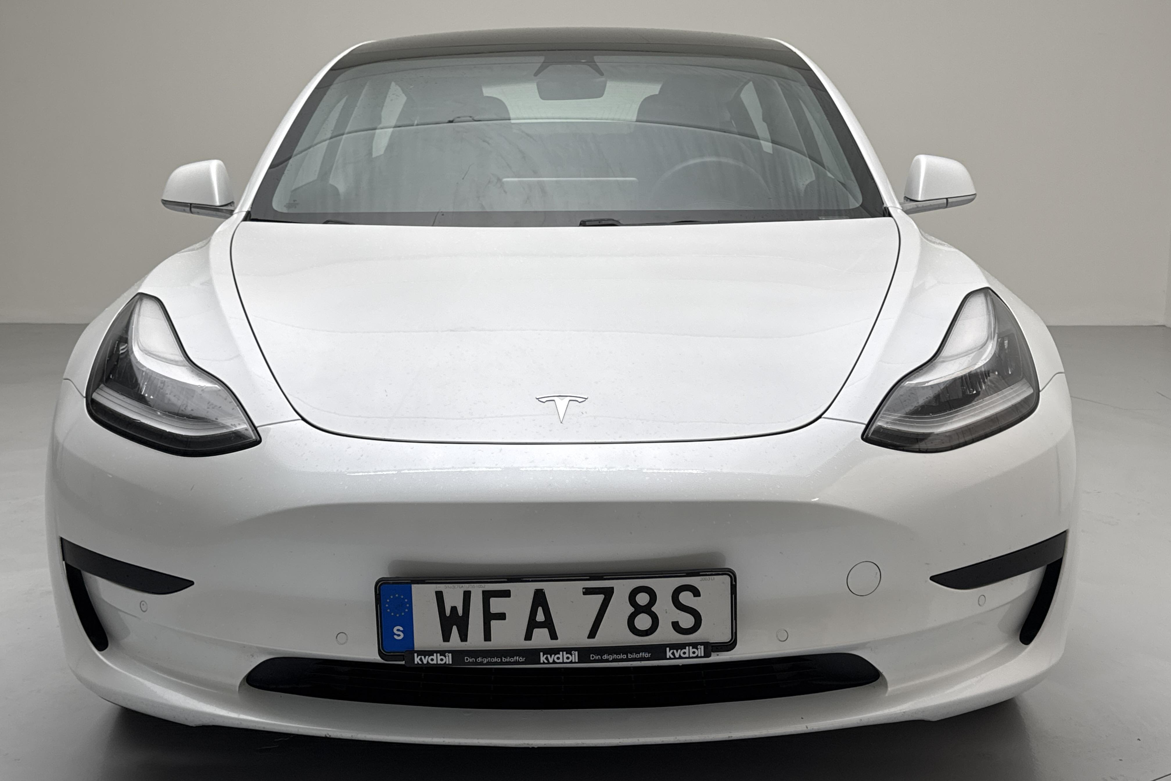 Tesla Model 3 Standard Range RWD - 142 230 km - Automaattinen - valkoinen - 2020