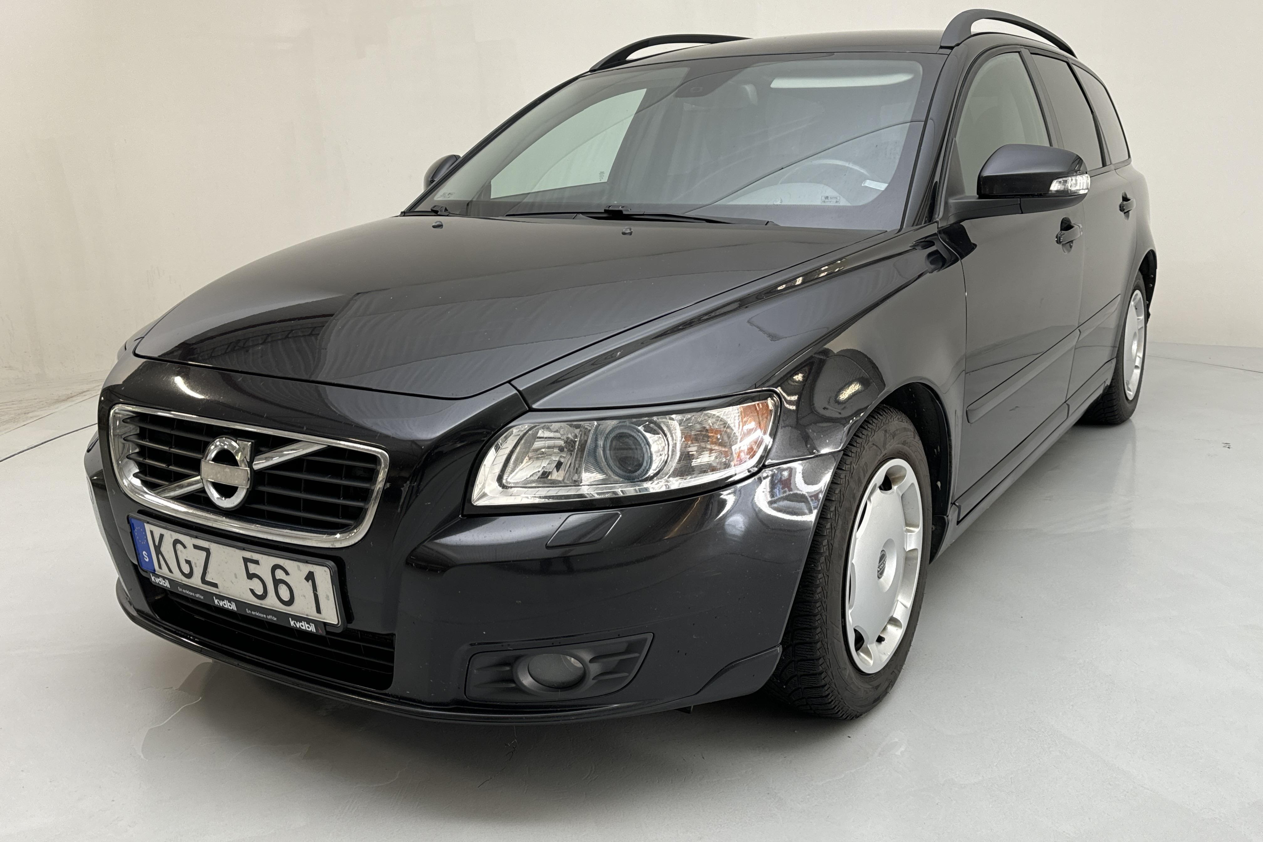 Volvo V50 D2 (115hk) - 183 290 km - Käsitsi - must - 2011