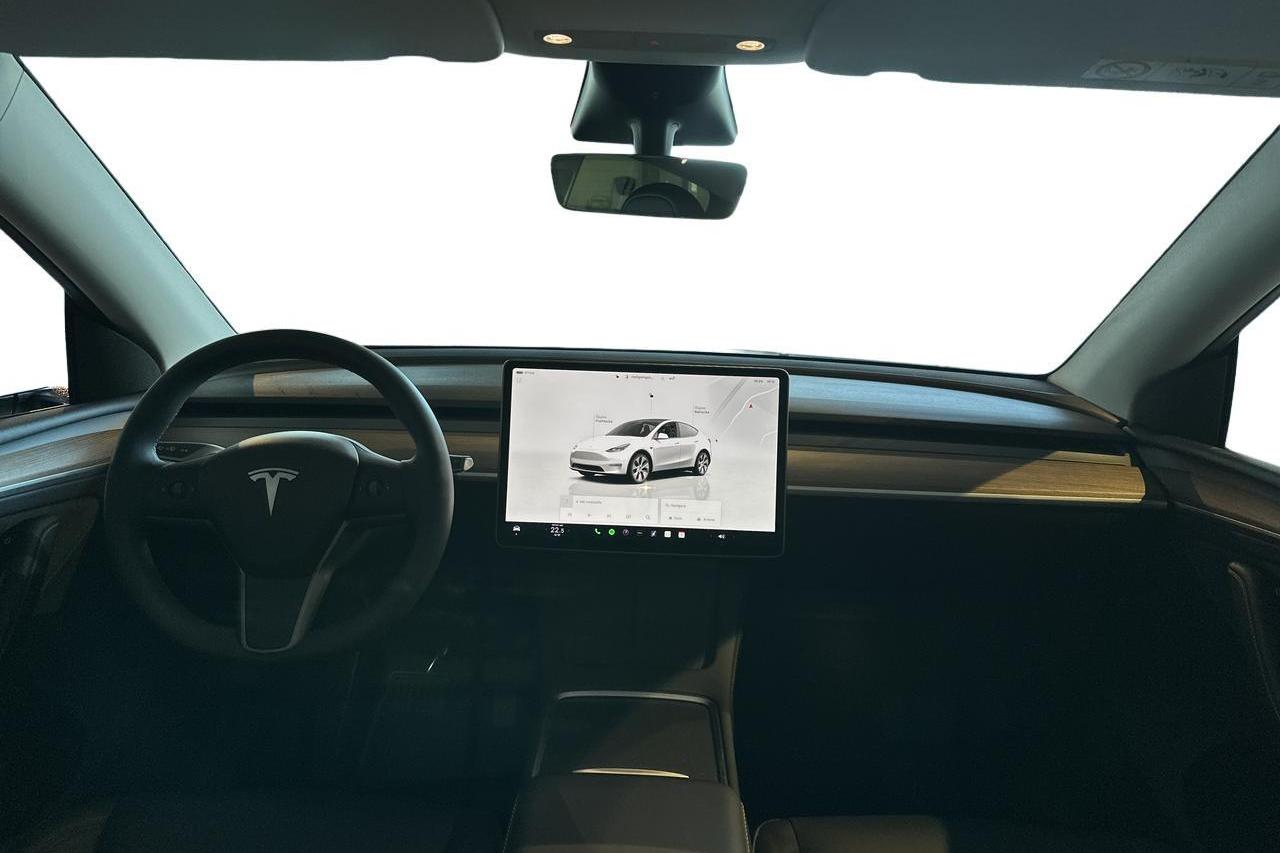 Tesla Model Y Standard Range RWD - 9 630 km - Automatyczna - biały - 2024