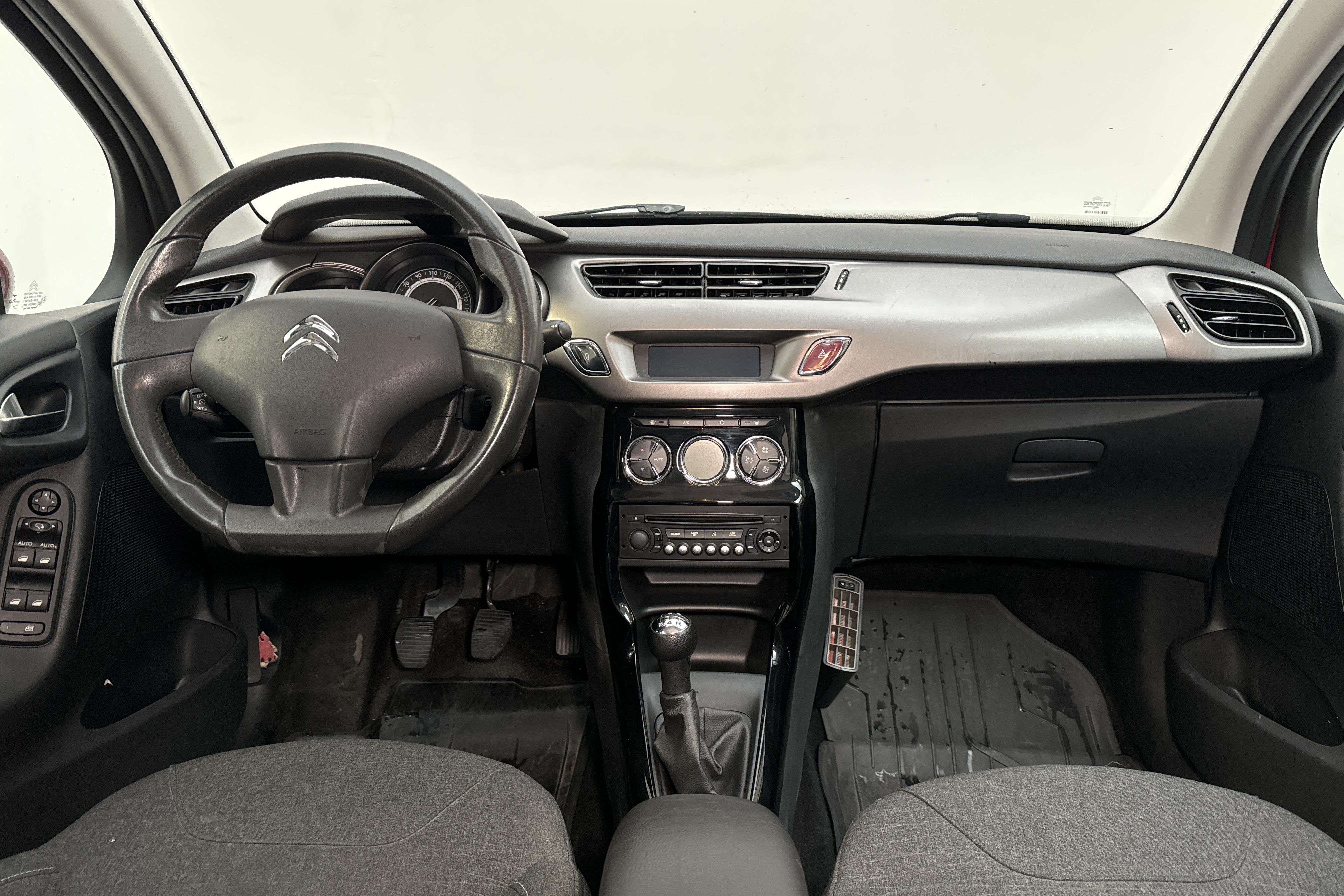 Citroen C3 1.2 VTi (82hk) - 115 100 km - Käsitsi - punane - 2016