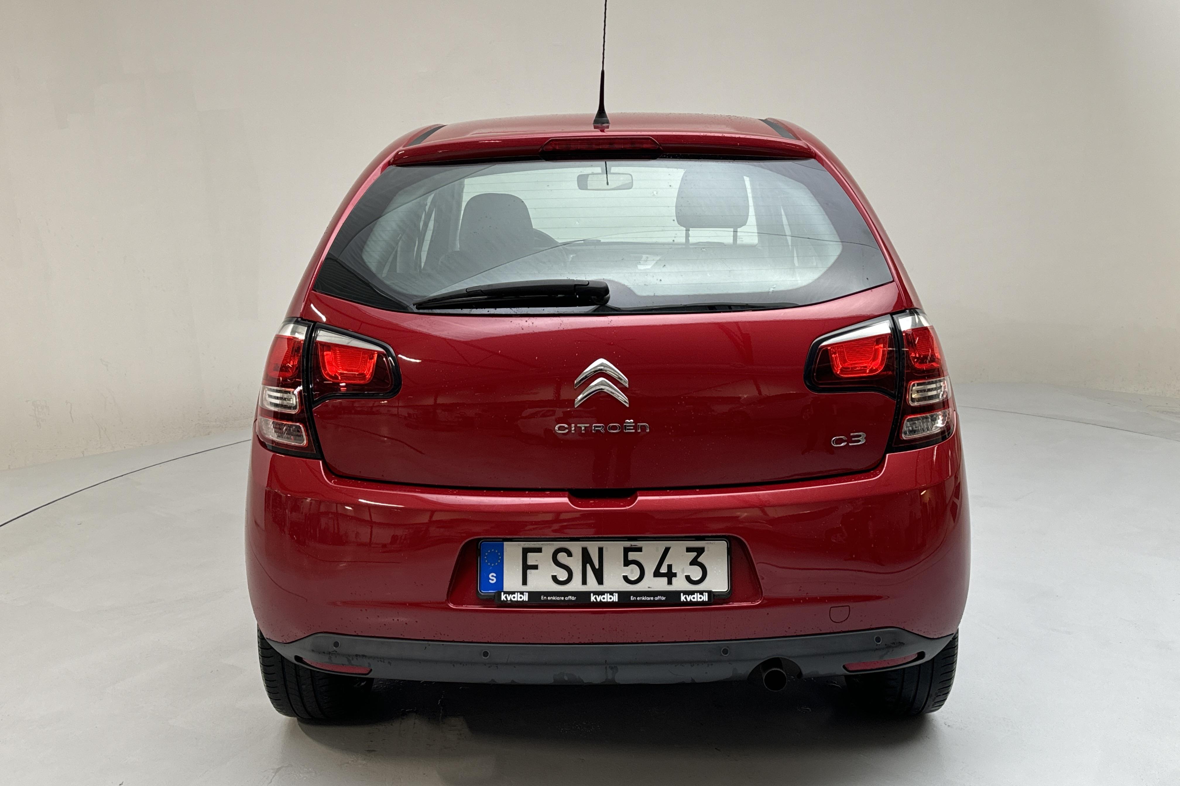 Citroen C3 1.2 VTi (82hk) - 115 100 km - Manualna - czerwony - 2016