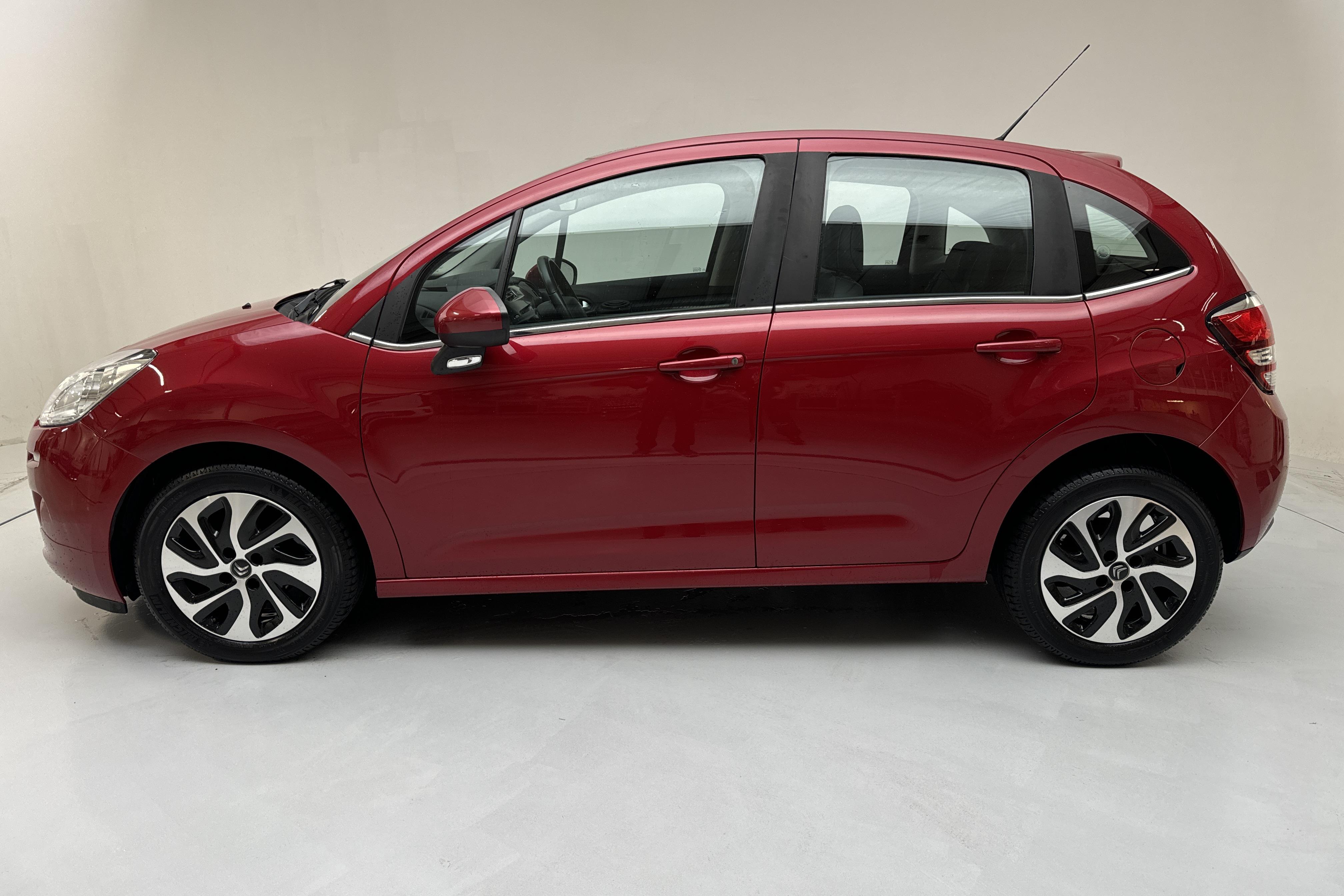 Citroen C3 1.2 VTi (82hk) - 115 100 km - Käsitsi - punane - 2016