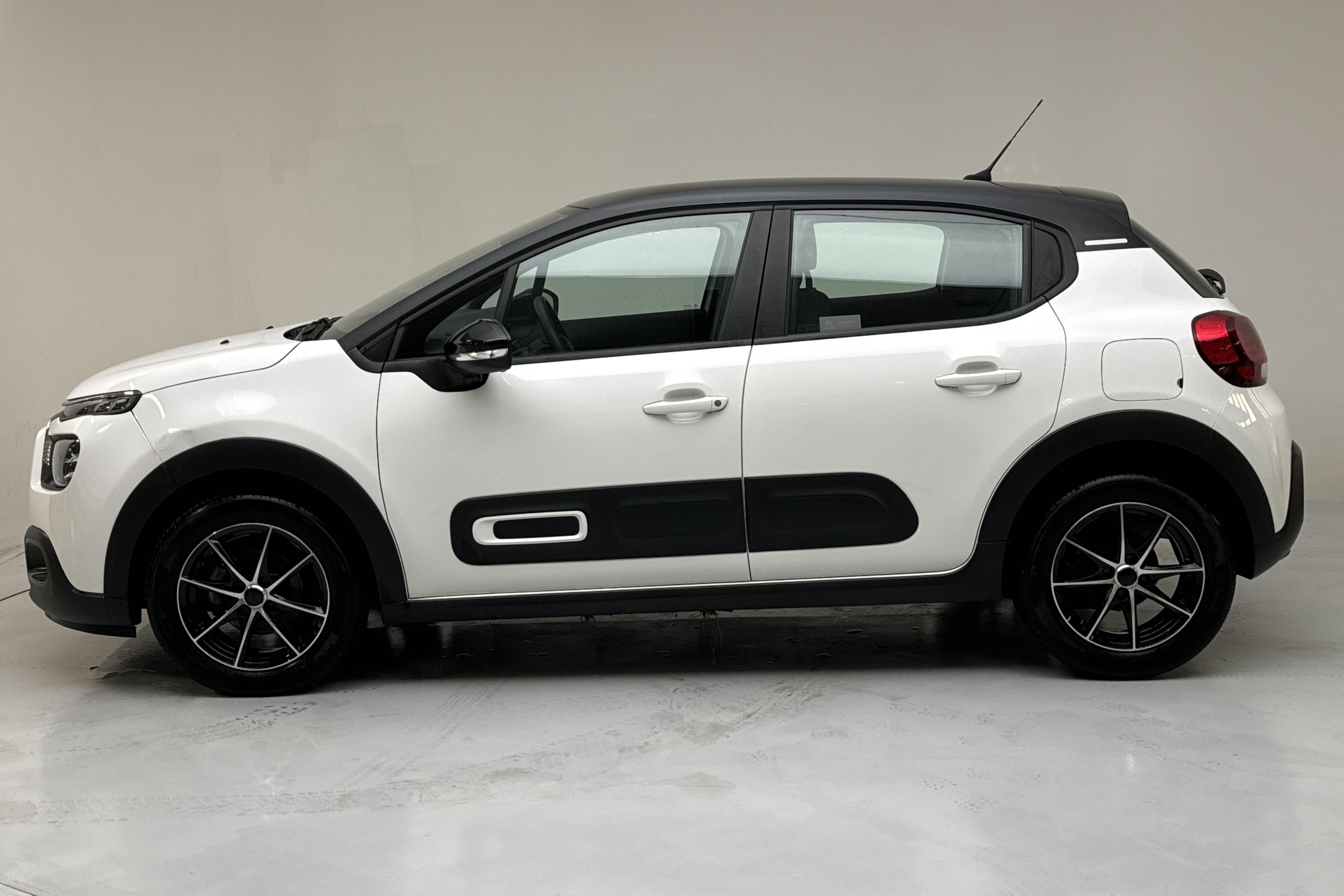 Citroen C3 PureTech (82hk) - 1 043 mil - Manuell - vit - 2021