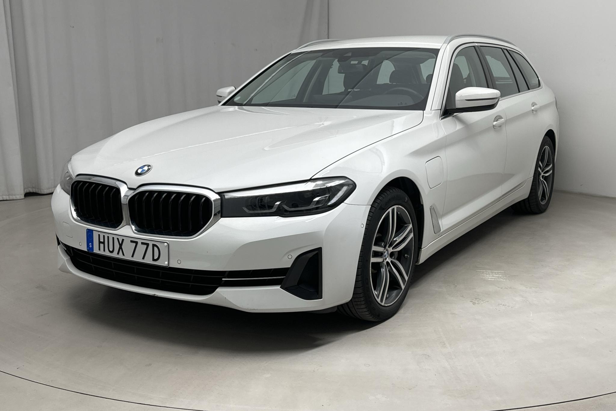 BMW 530e Touring, G31 12kWh LCI (292hk) - 55 950 km - Automaatne - valge - 2021