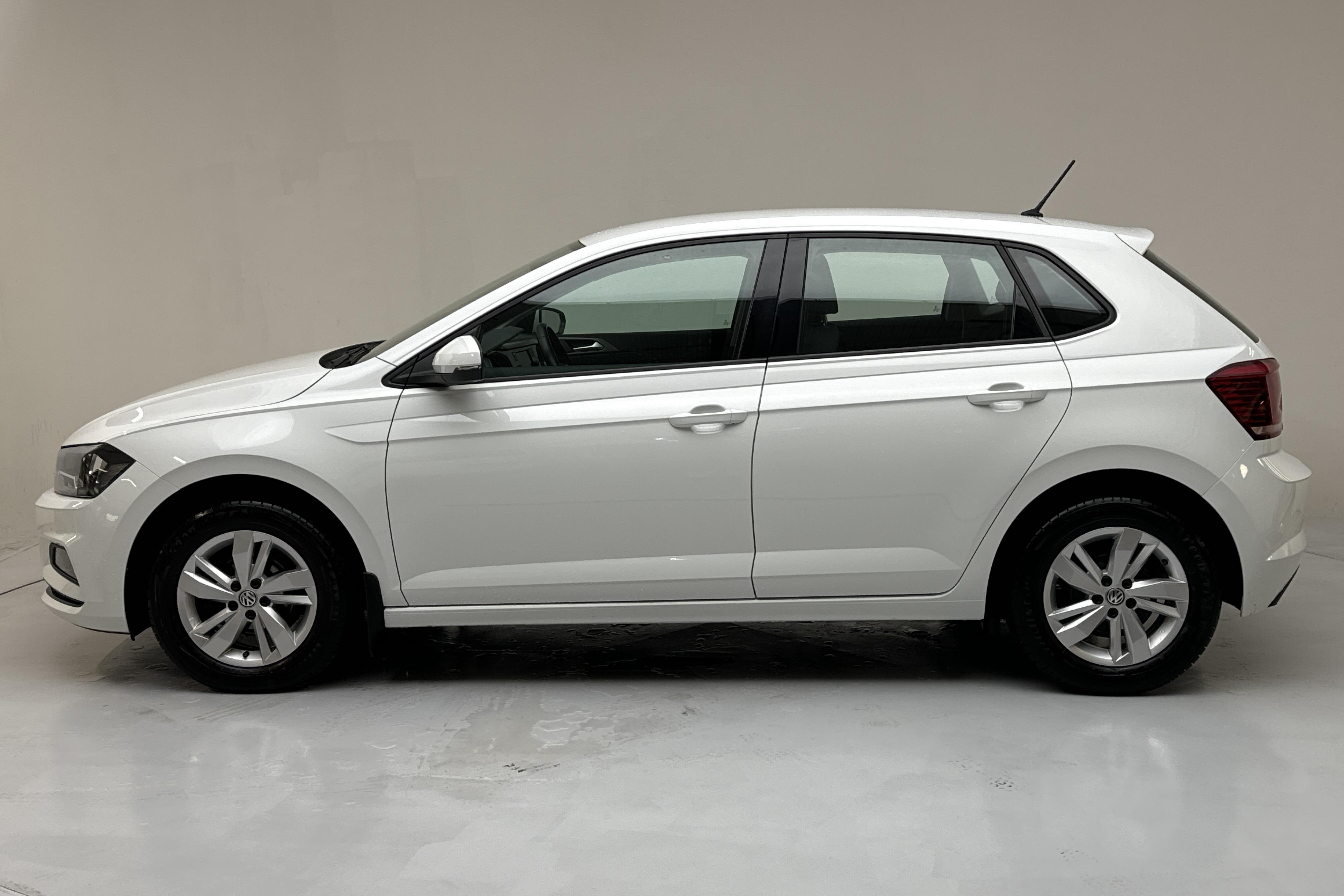 VW Polo 1.0 TSI 5dr (95hk) - 44 330 km - Manuaalinen - valkoinen - 2020