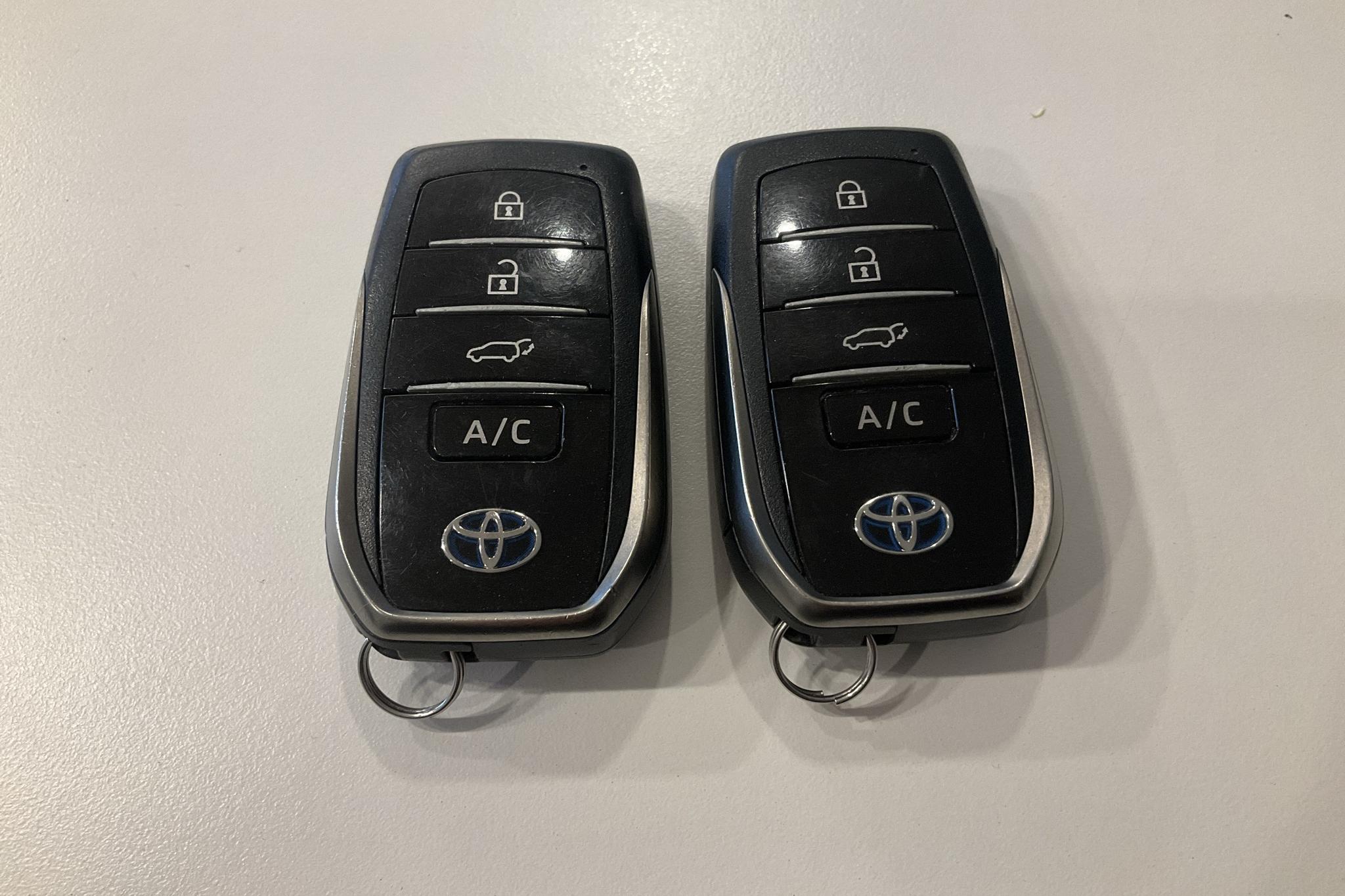 Toyota RAV4 2.5 Plug-in Hybrid AWD (306hk) - 3 760 mil - Automat - grå - 2021