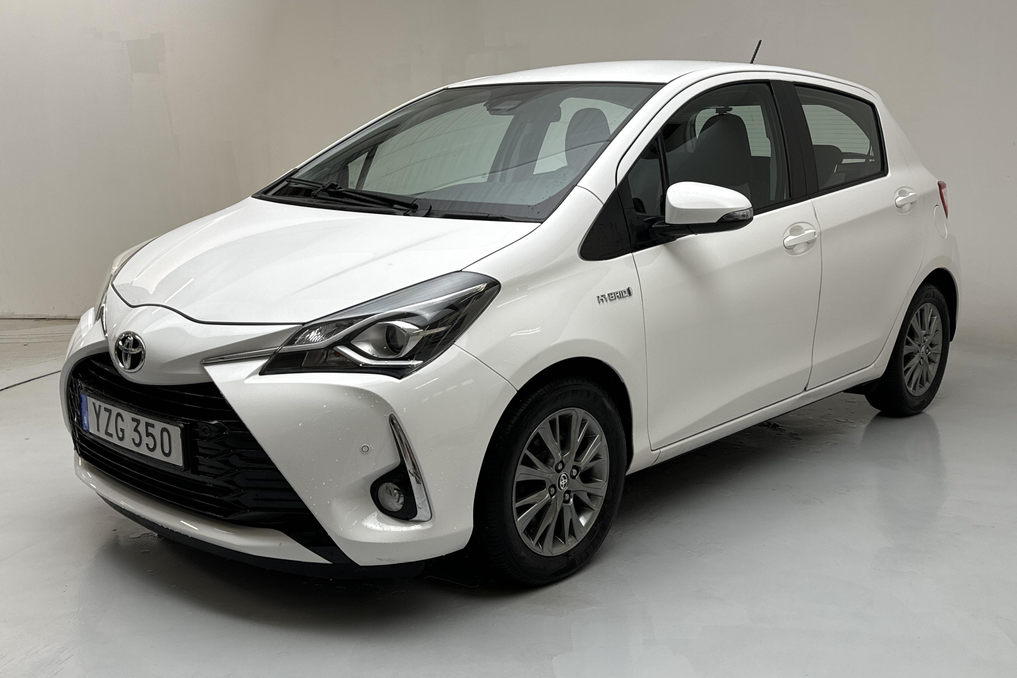 Toyota Yaris 1.5 Hybrid 5dr (101hk) - 120 190 km - Automaattinen - valkoinen - 2017