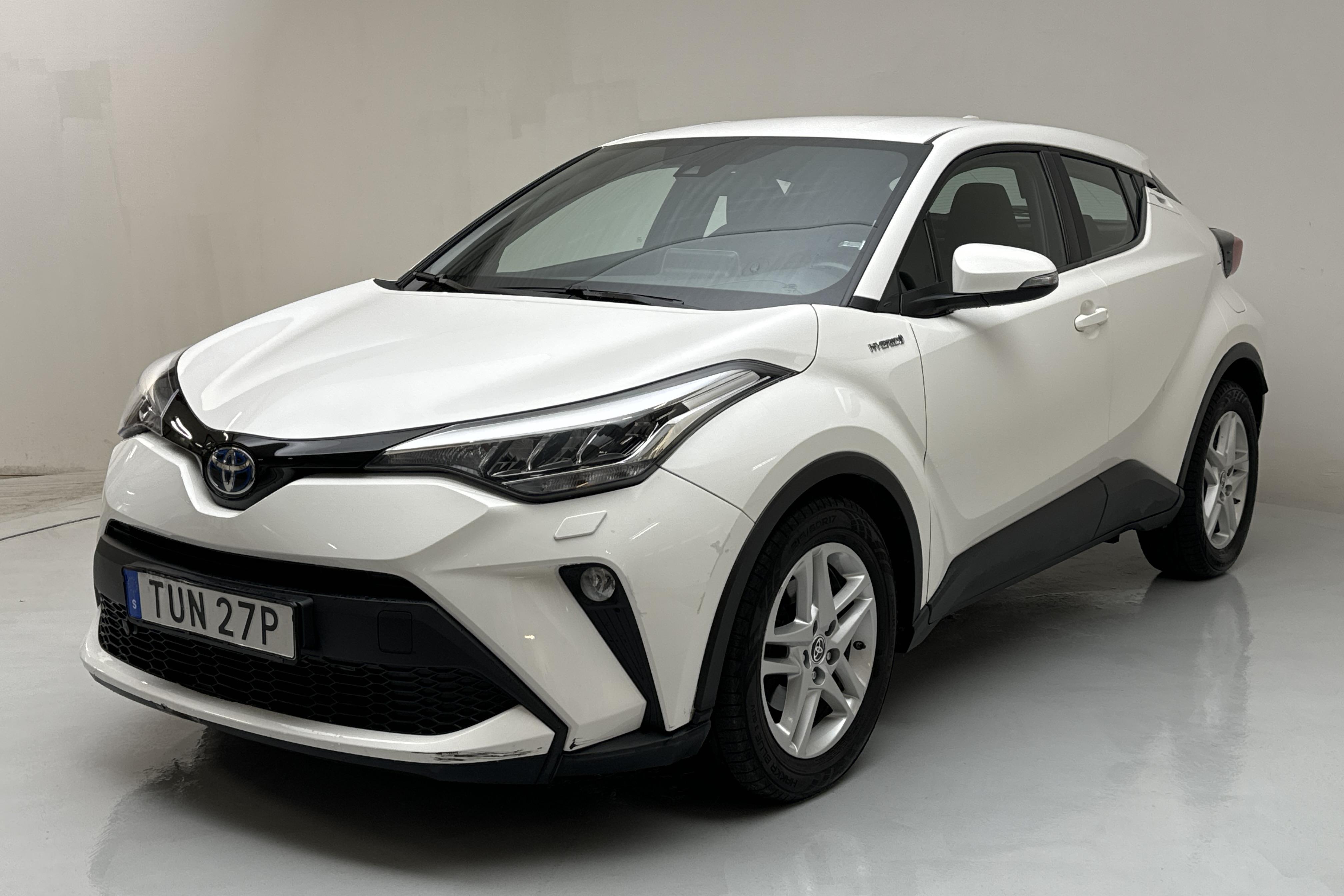 Toyota C-HR 1.8 HSD (122hk) - 15 528 mil - Automat - vit - 2021