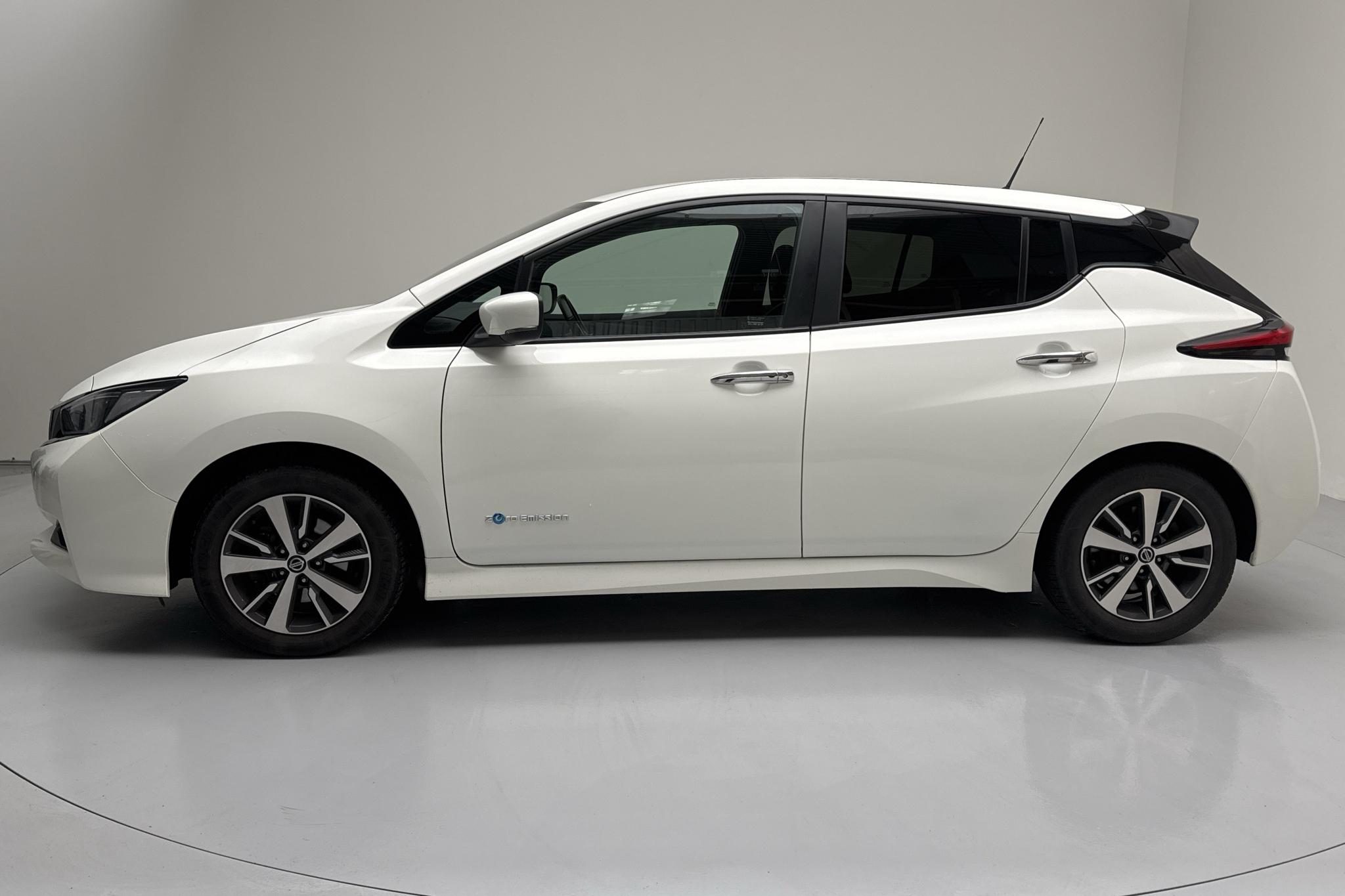 Nissan LEAF 5dr 39 kWh (150hk) - 84 580 km - Automaattinen - valkoinen - 2019