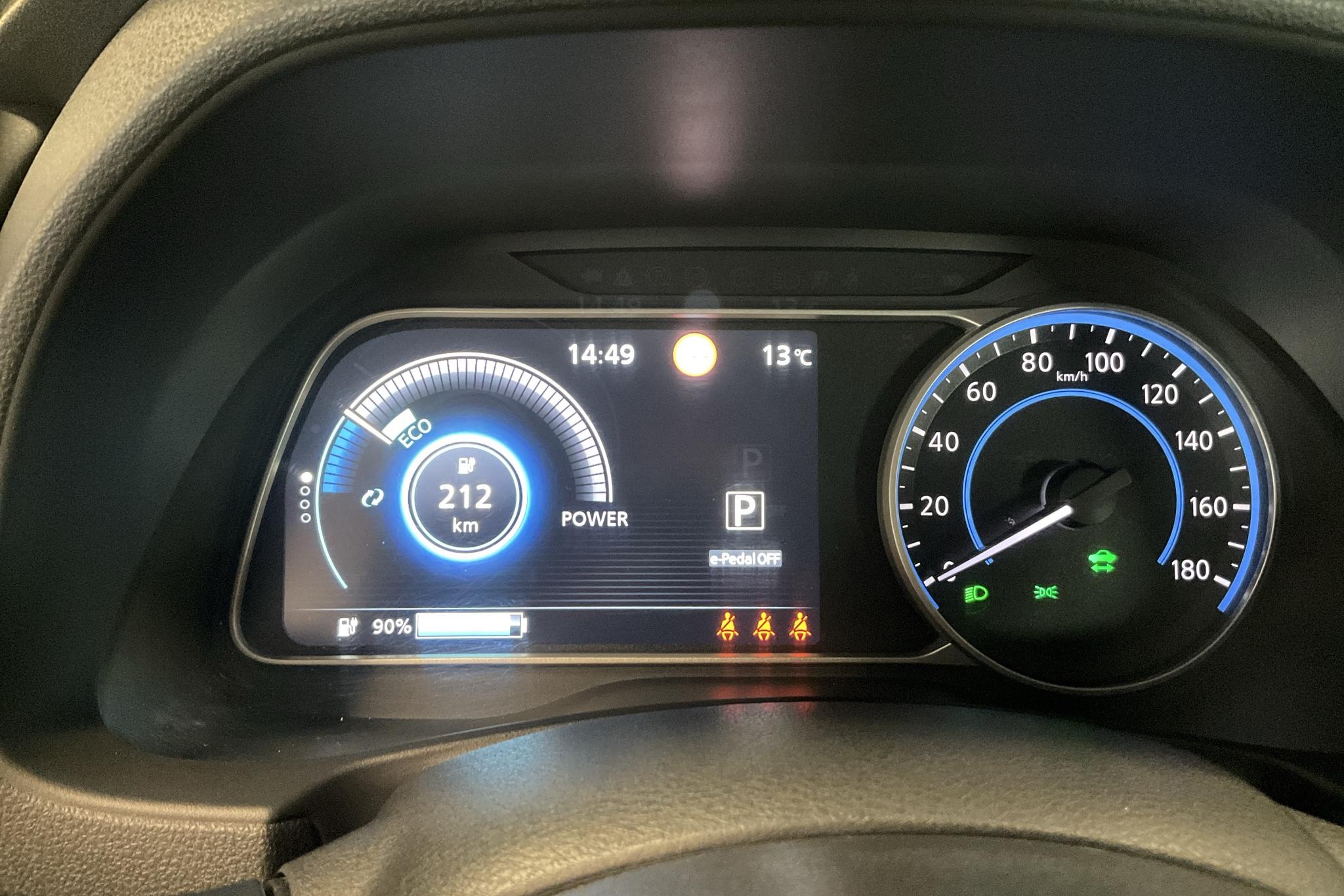 Nissan LEAF 5dr 39 kWh (150hk) - 8 458 mil - Automat - vit - 2019