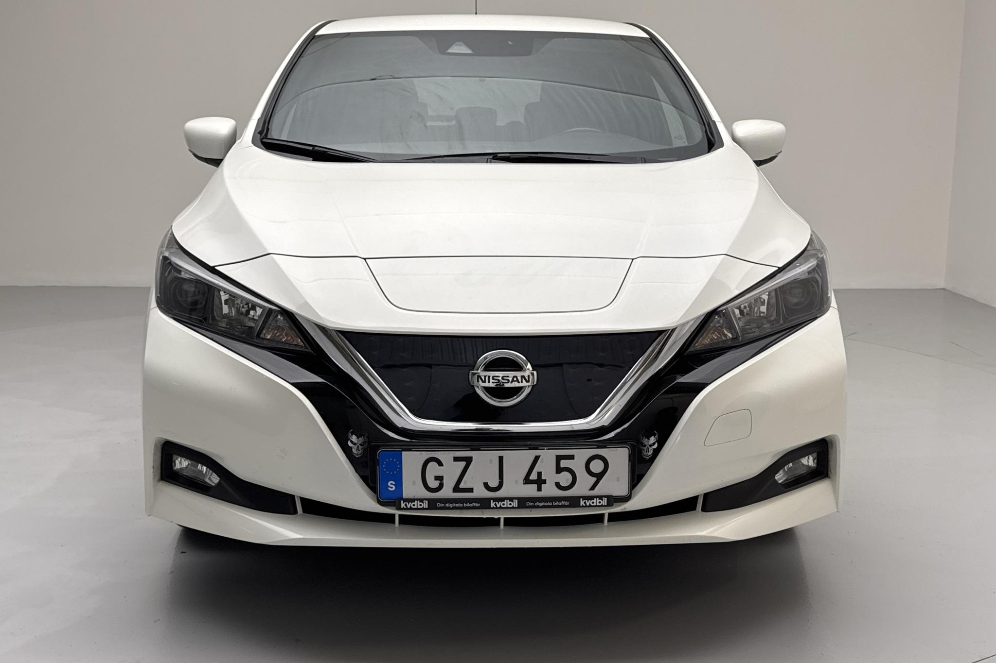 Nissan LEAF 5dr 39 kWh (150hk) - 8 458 mil - Automat - vit - 2019