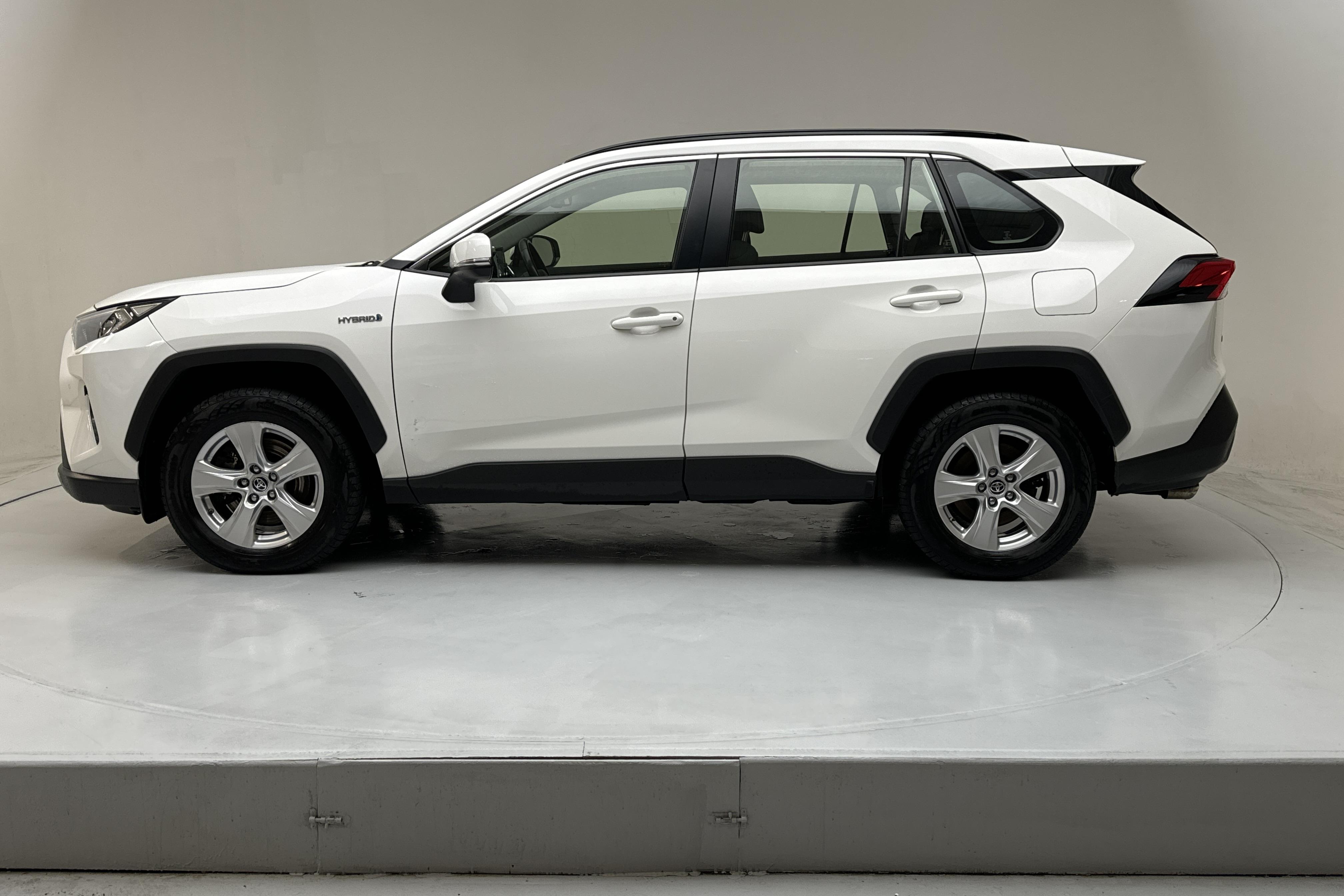 Toyota RAV4 2.5 HSD AWD (222hk) - 175 620 km - Automaattinen - valkoinen - 2021