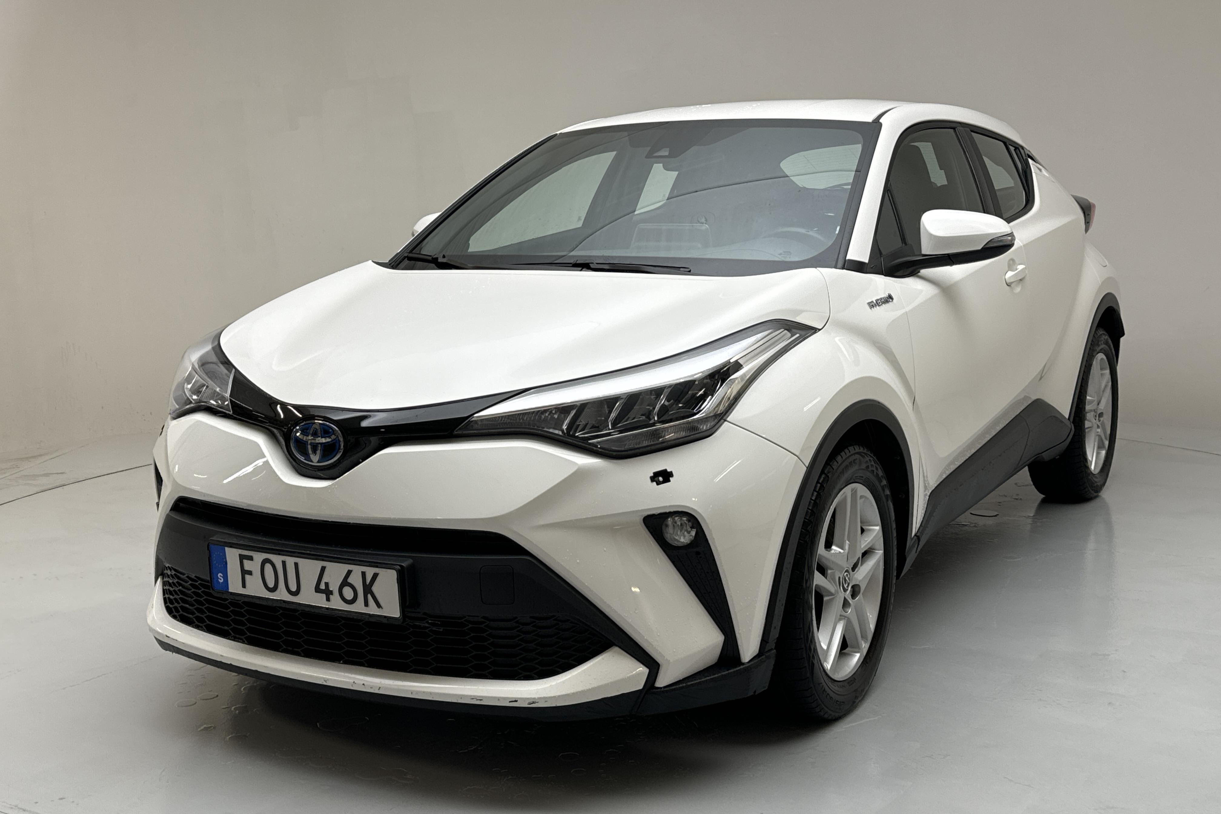 Toyota C-HR 1.8 HSD (122hk) - 14 139 mil - Automat - vit - 2021