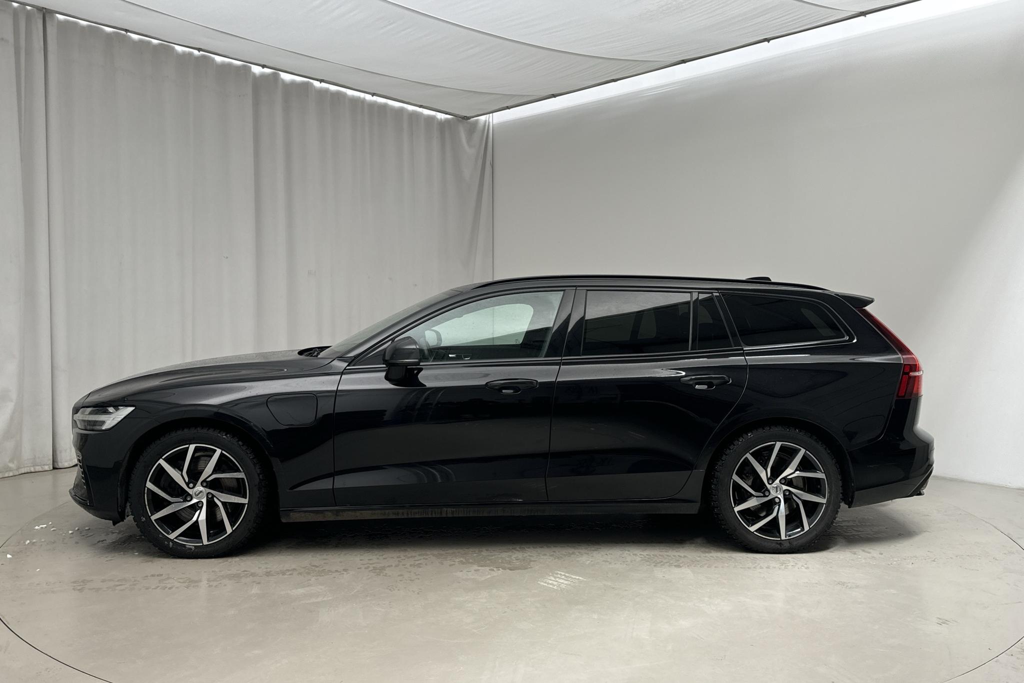 Volvo V60 T6 AWD Twin Engine (340hk) - 66 220 km - Automatic - black - 2021