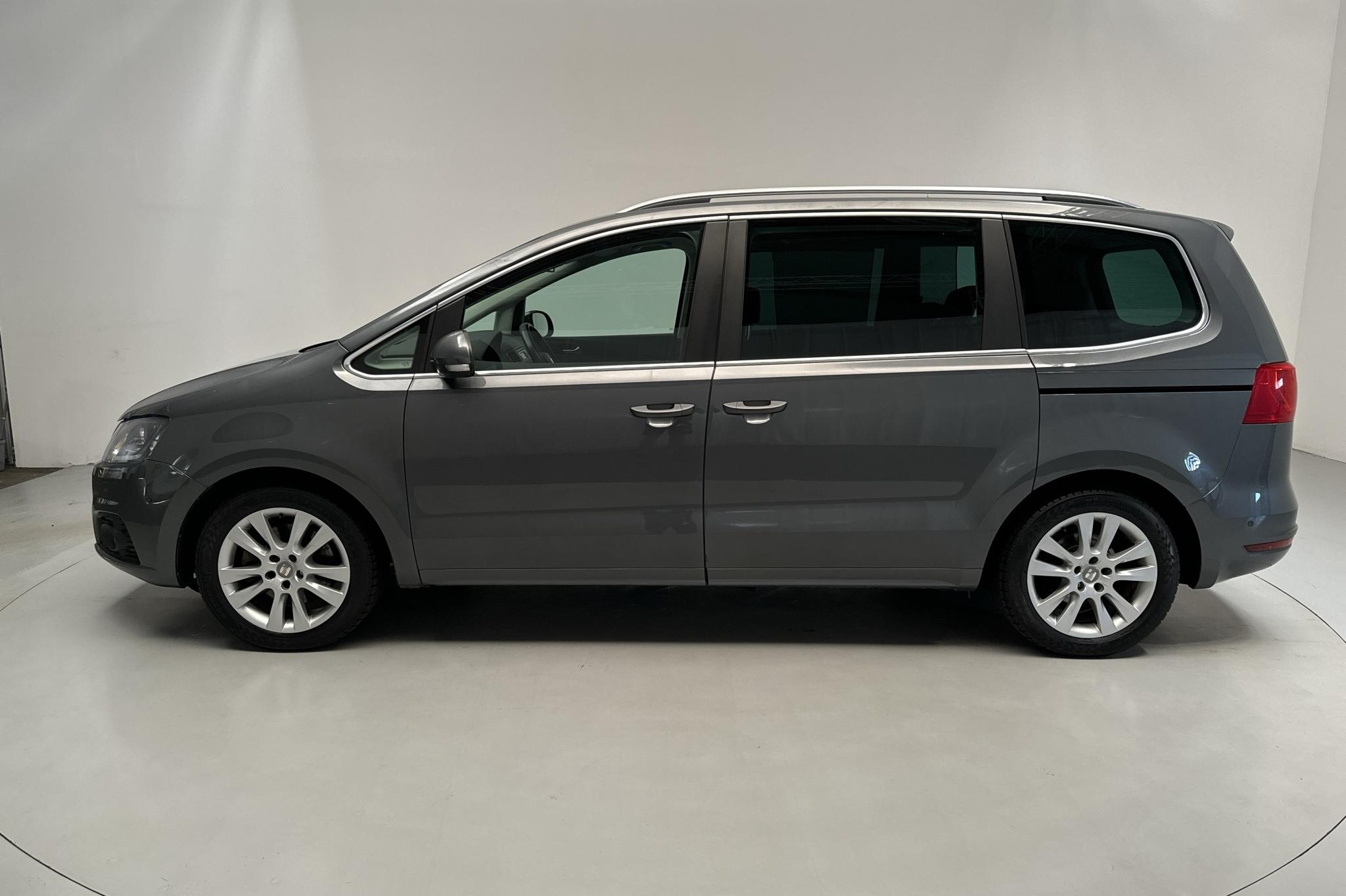 Seat Alhambra 2.0 CR 4WD Ecomotive (140hk) - 165 180 km - Manuaalinen - Dark Grey - 2014