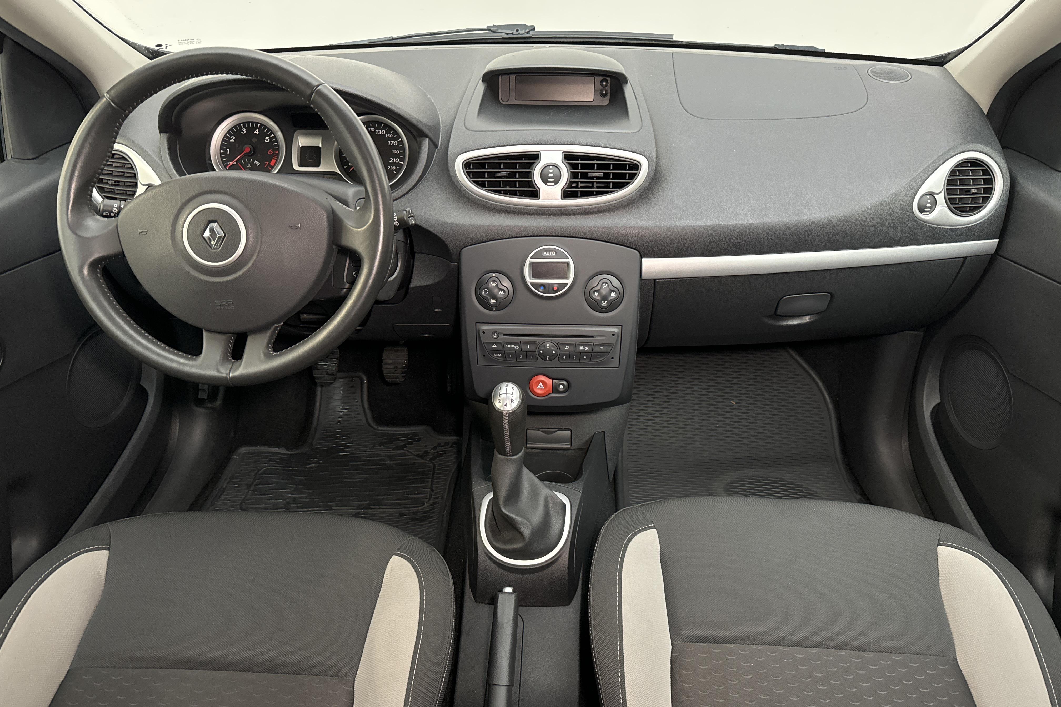 Renault Clio III 1.2 Flex Fuel 5dr (75hk) - 44 550 km - Manuaalinen - hopea - 2011