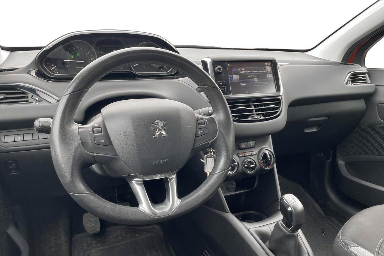 Peugeot 208 PureTech 5dr (82hk) - 90 460 km - Manualna - Pomarańczowy - 2016