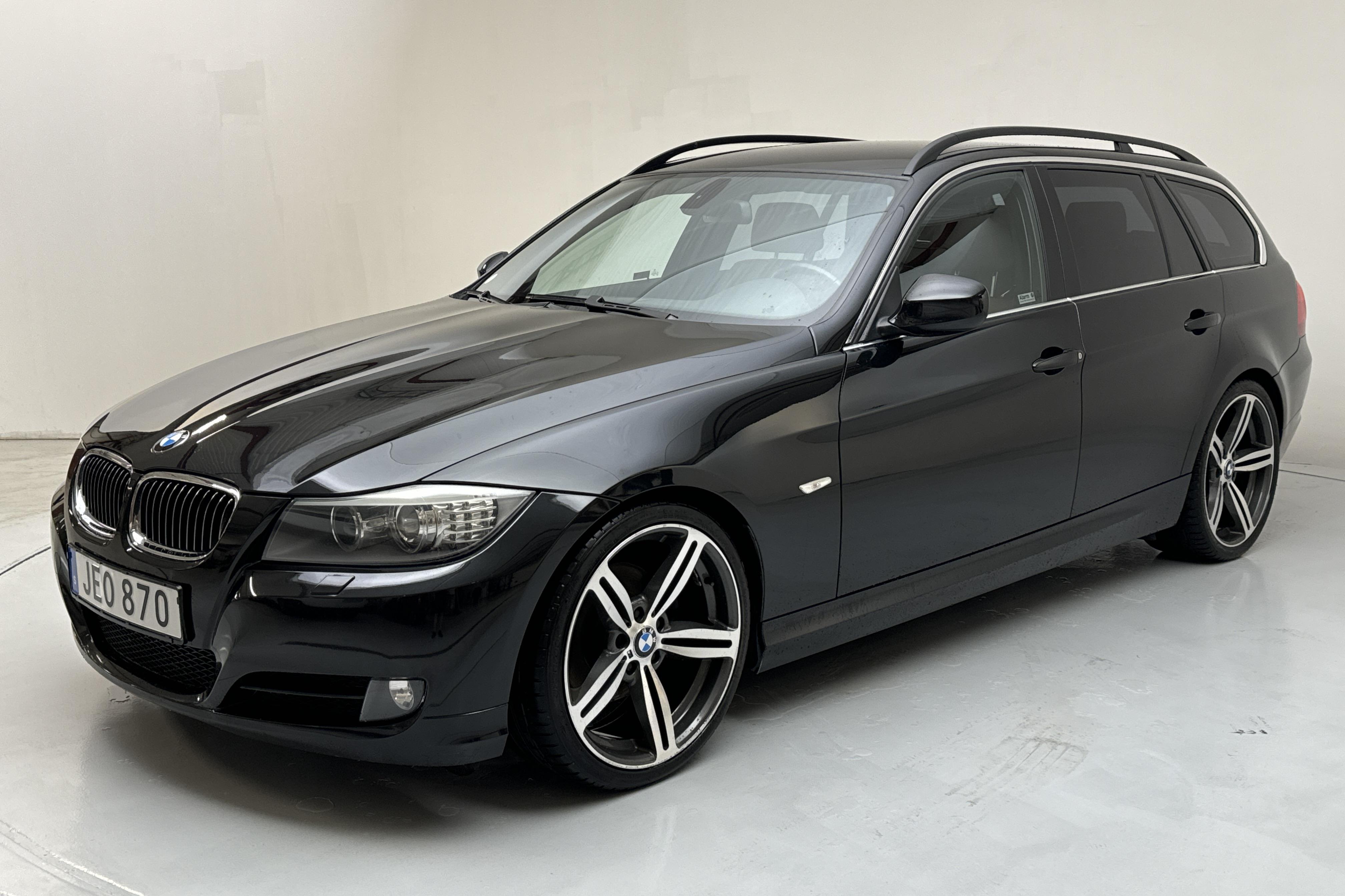 BMW 325i Touring, E91 (218hk) - 176 930 km - Manualna - czarny - 2009