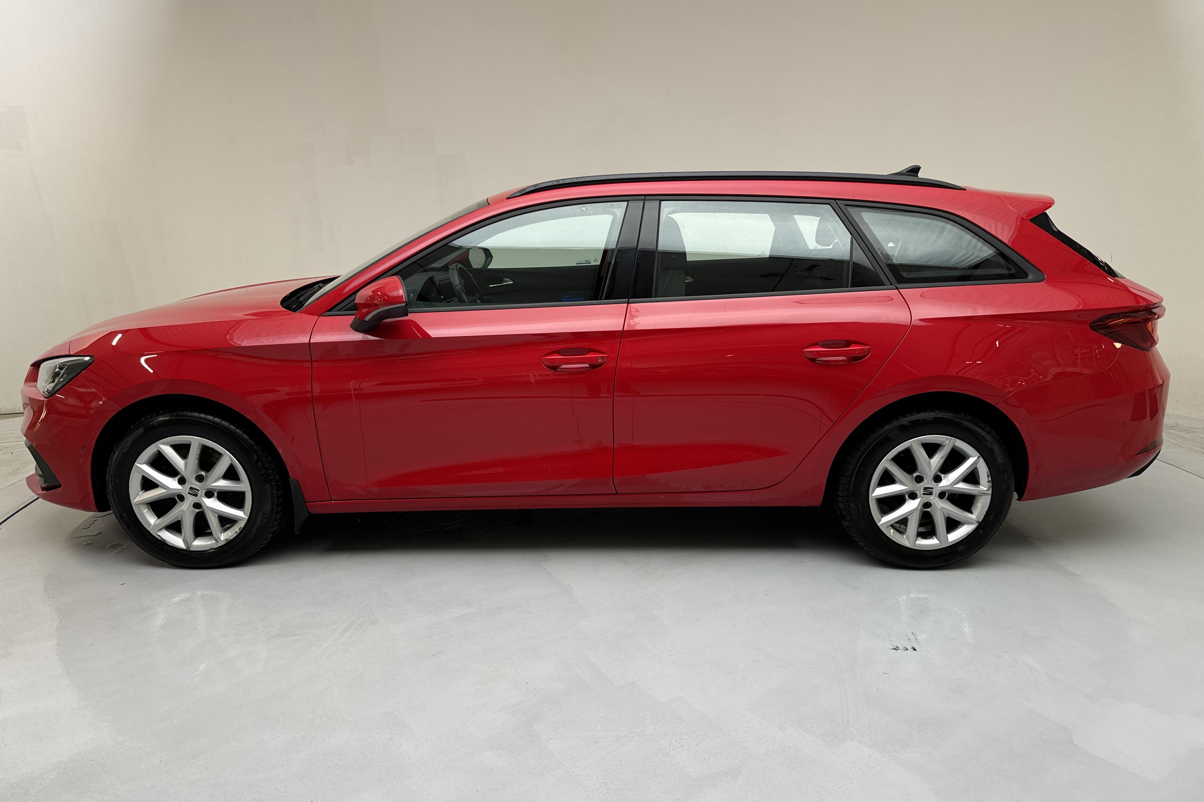 Seat Leon 2.0 TDI Sportstourer (150hk) - 36 920 km - Automatic - red - 2021