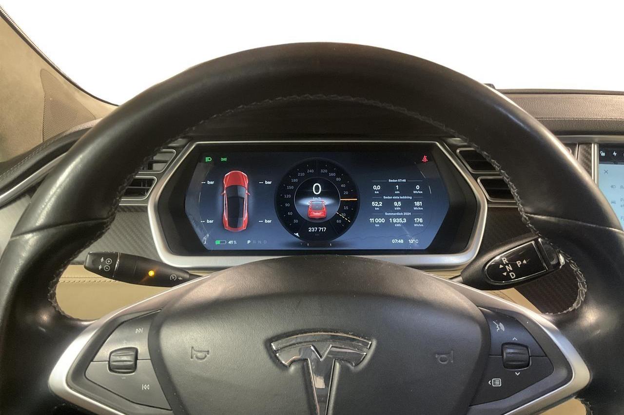 Tesla Model S P85 - 237 720 km - Automaatne - Dark Red - 2014