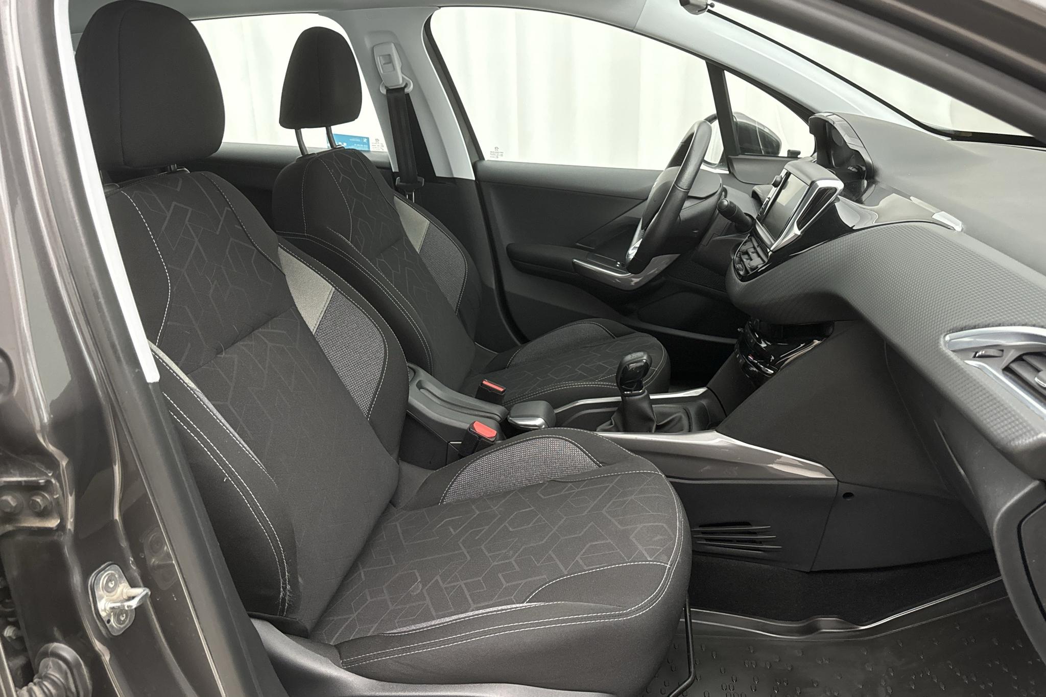 Peugeot 2008 1.2 VTi (82hk) - 56 930 km - Käsitsi - Dark Grey - 2018