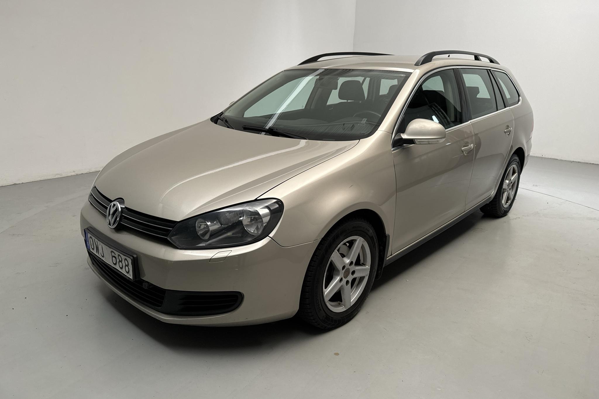 VW Golf VI 1.6 TDI BlueMotion Technology Variant (105hk) - 151 950 km - Manualna - srebro - 2012