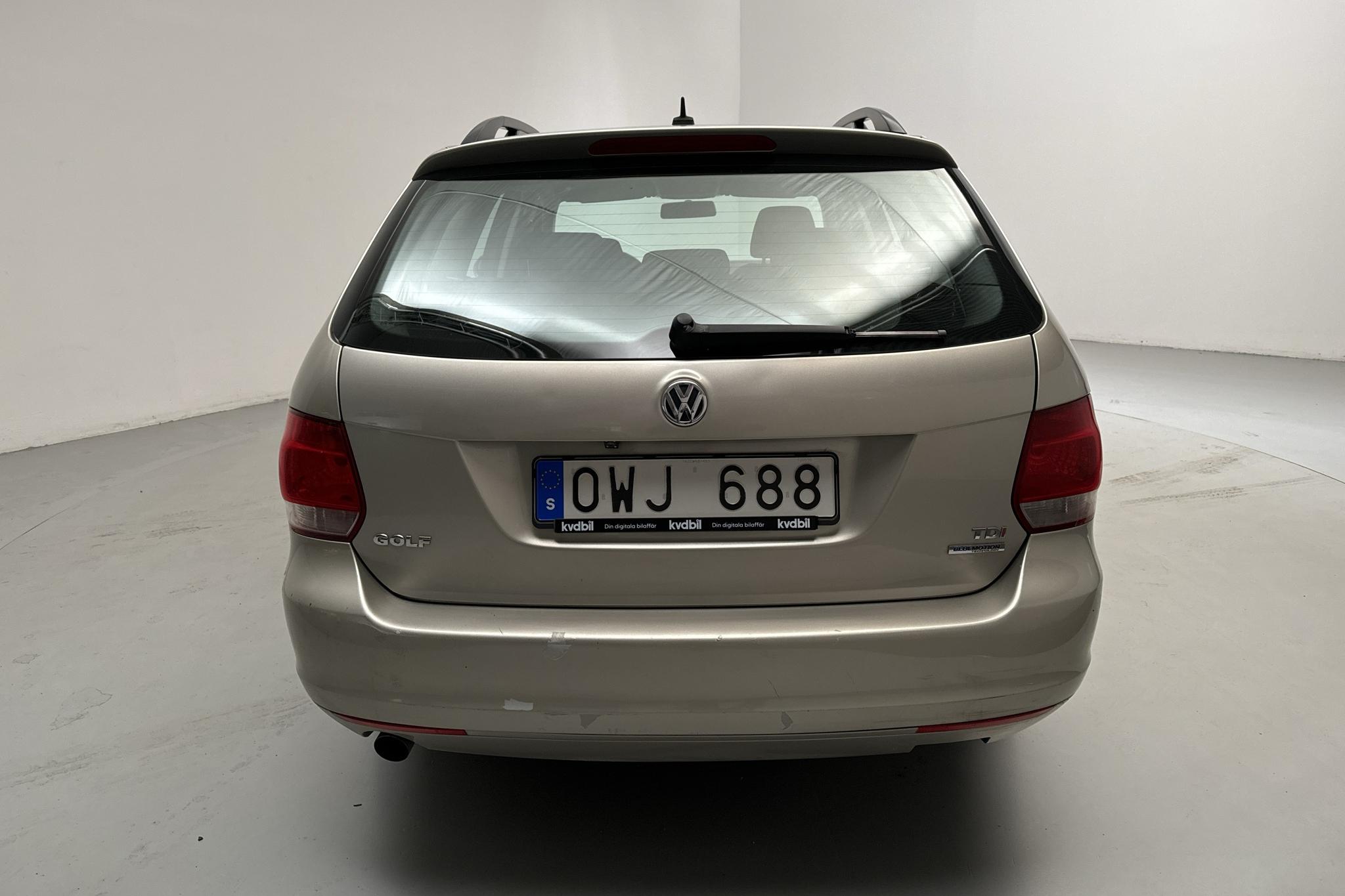 VW Golf VI 1.6 TDI BlueMotion Technology Variant (105hk) - 151 950 km - Manual - silver - 2012