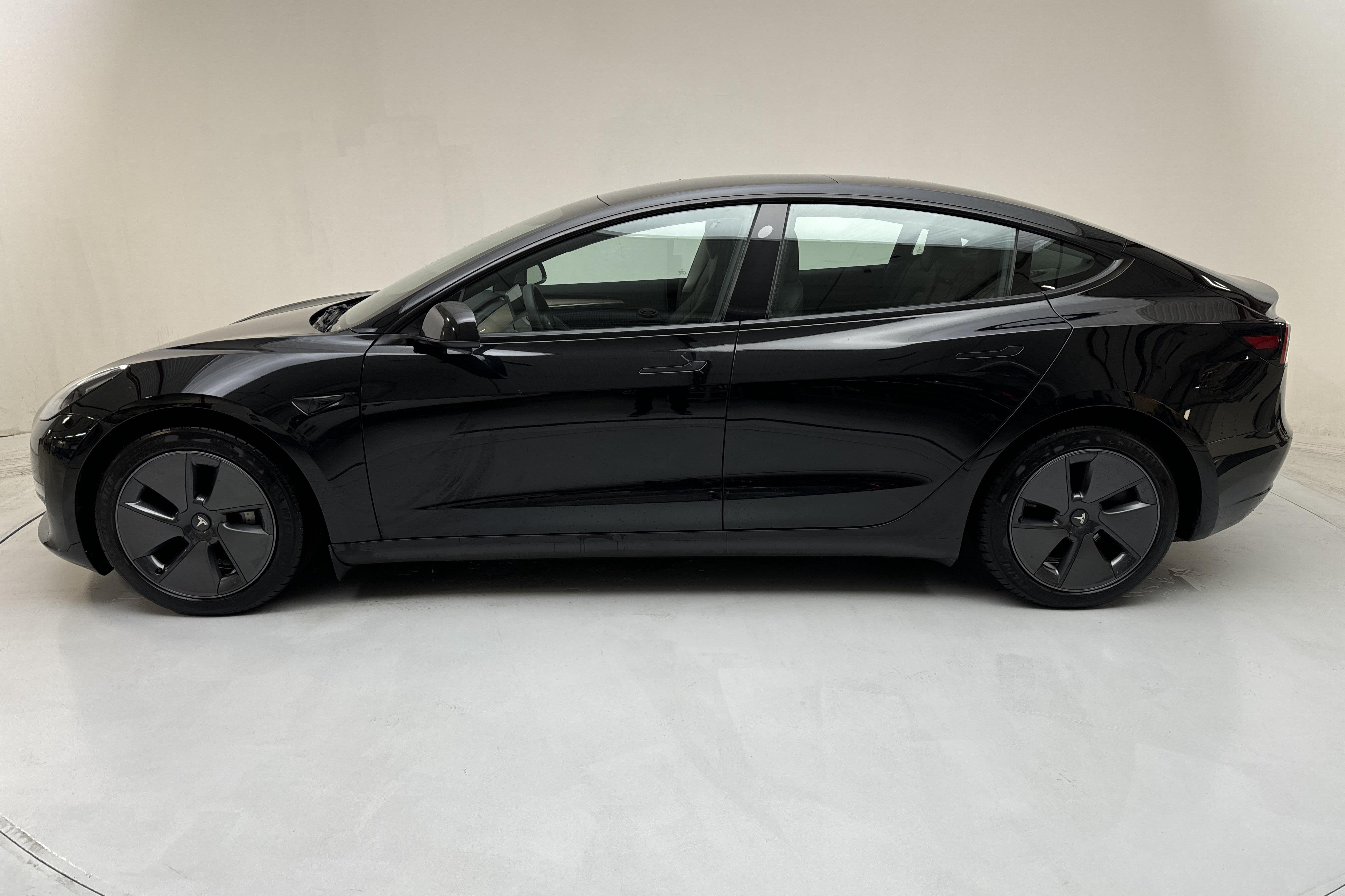 Tesla Model 3 Long Range Dual Motor AWD - 42 290 km - Automaatne - must - 2021