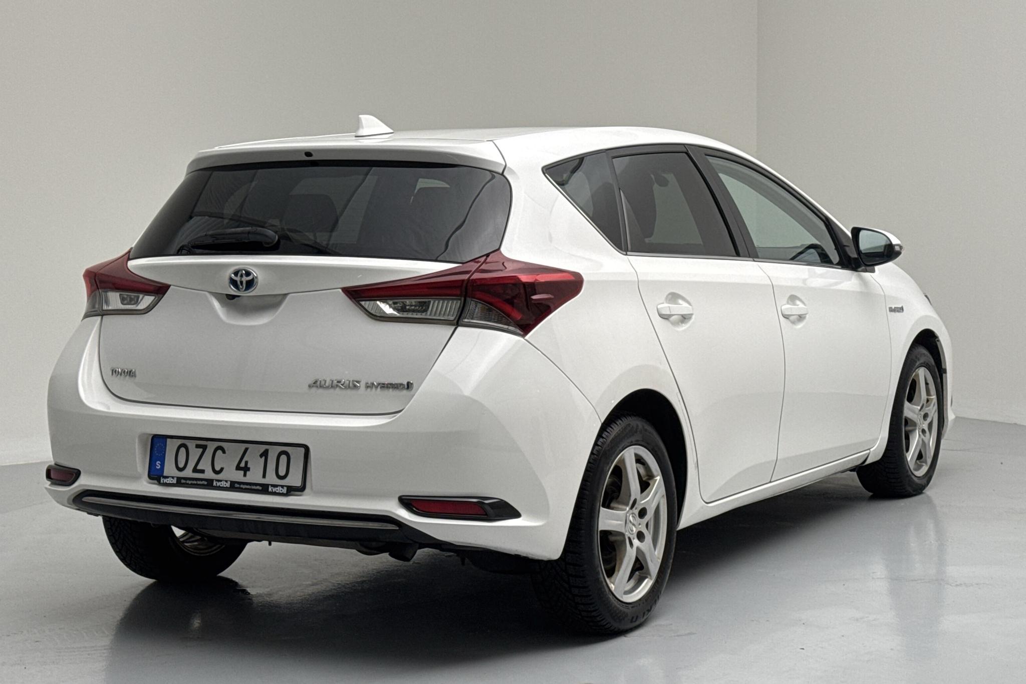 Toyota Auris 1.8 HSD 5dr (99hk) - 140 560 km - Automatic - white - 2016