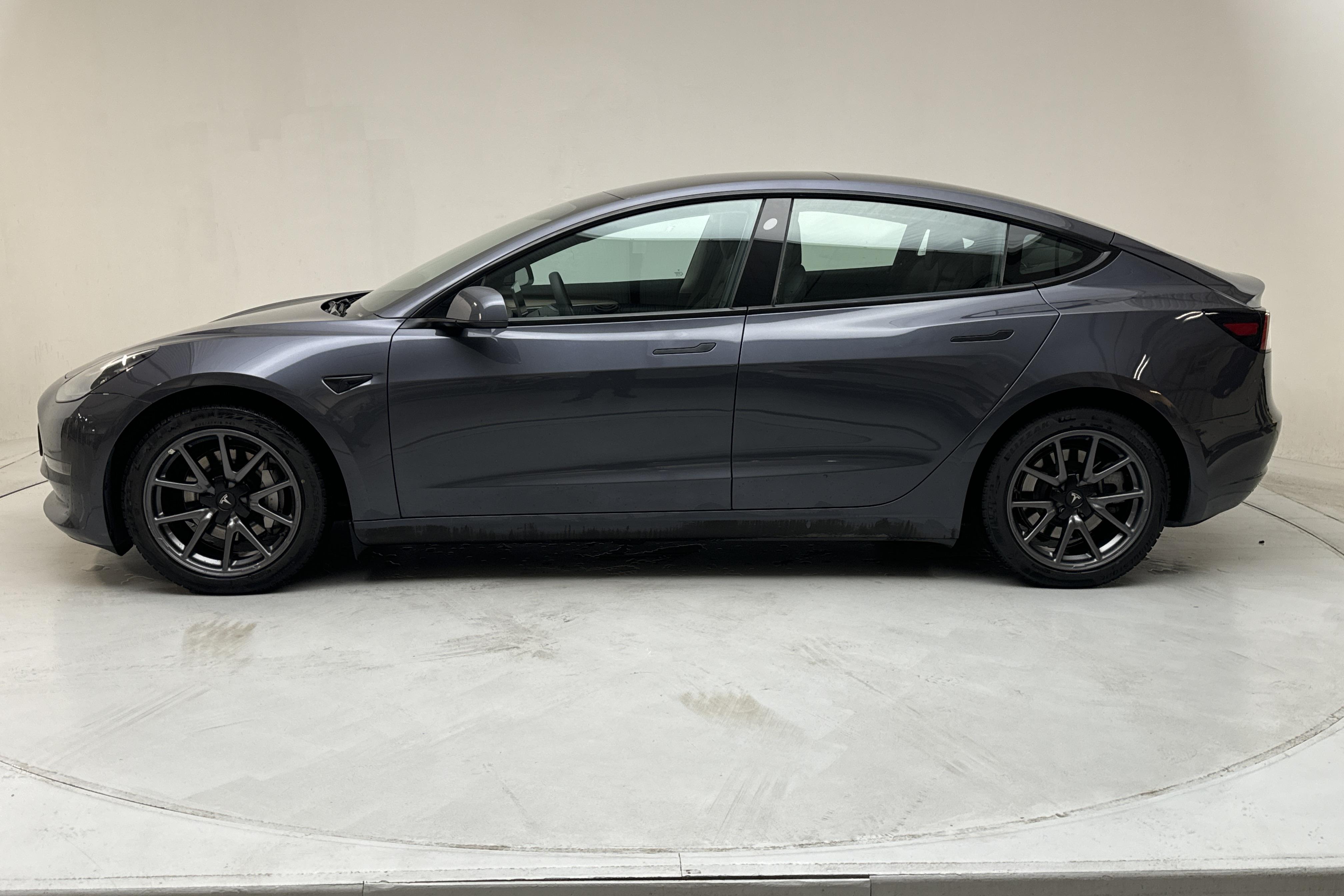 Tesla Model 3 Long Range Dual Motor AWD - 64 190 km - Automaattinen - harmaa - 2023