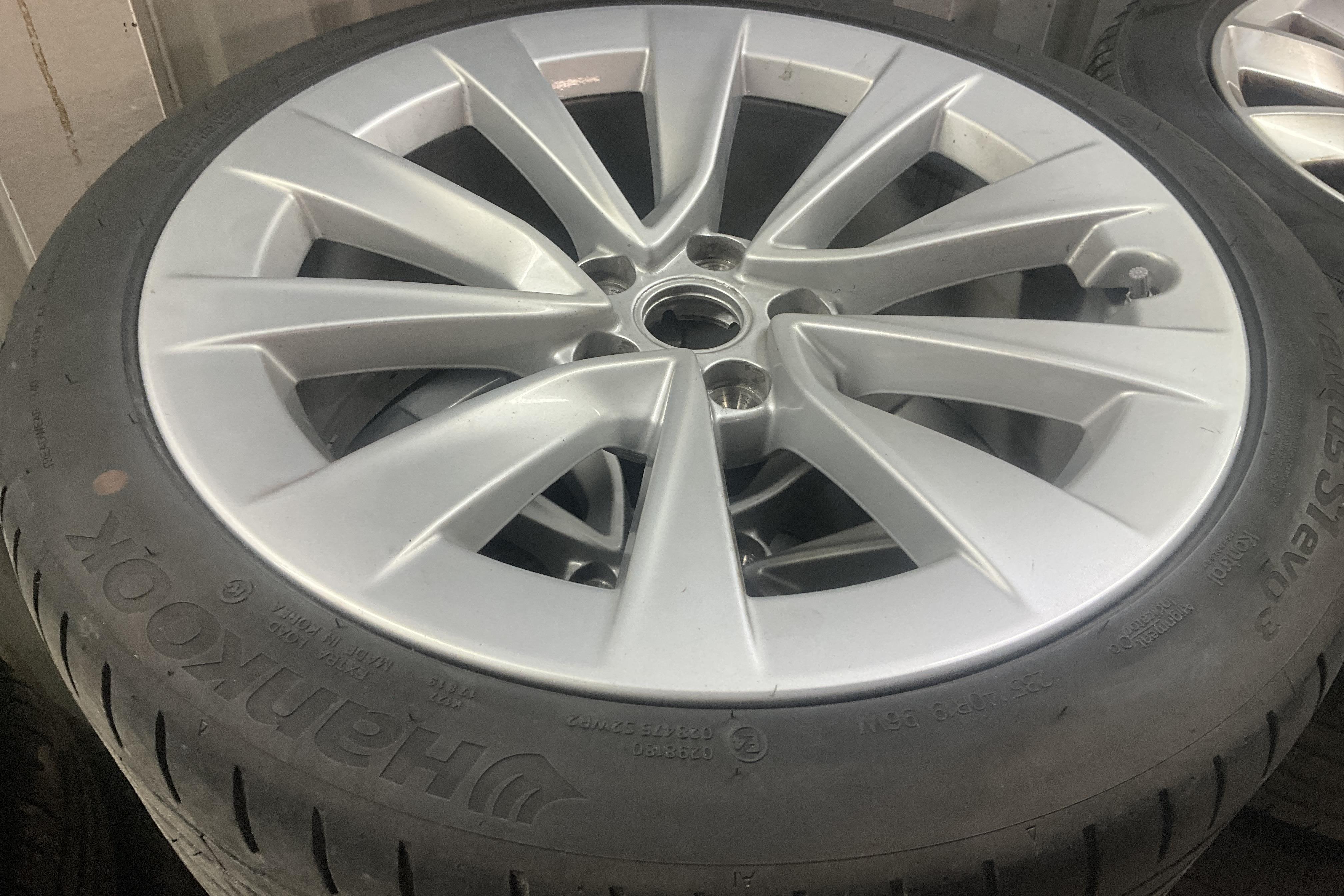 Tesla Model 3 Long Range Dual Motor AWD - 64 190 km - Automaatne - hall - 2023