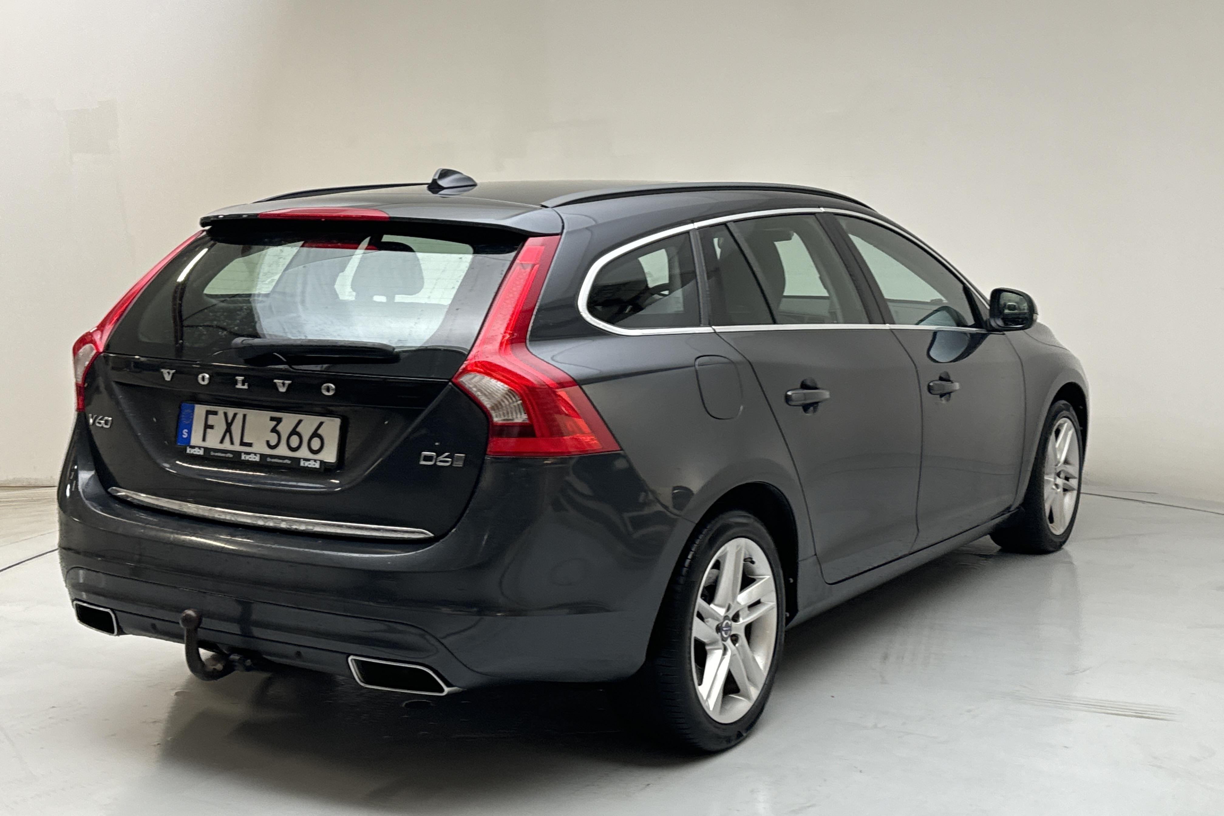 Volvo V60 D6 AWD Twin Engine (220hk) - 22 569 mil - Automat - grå - 2016