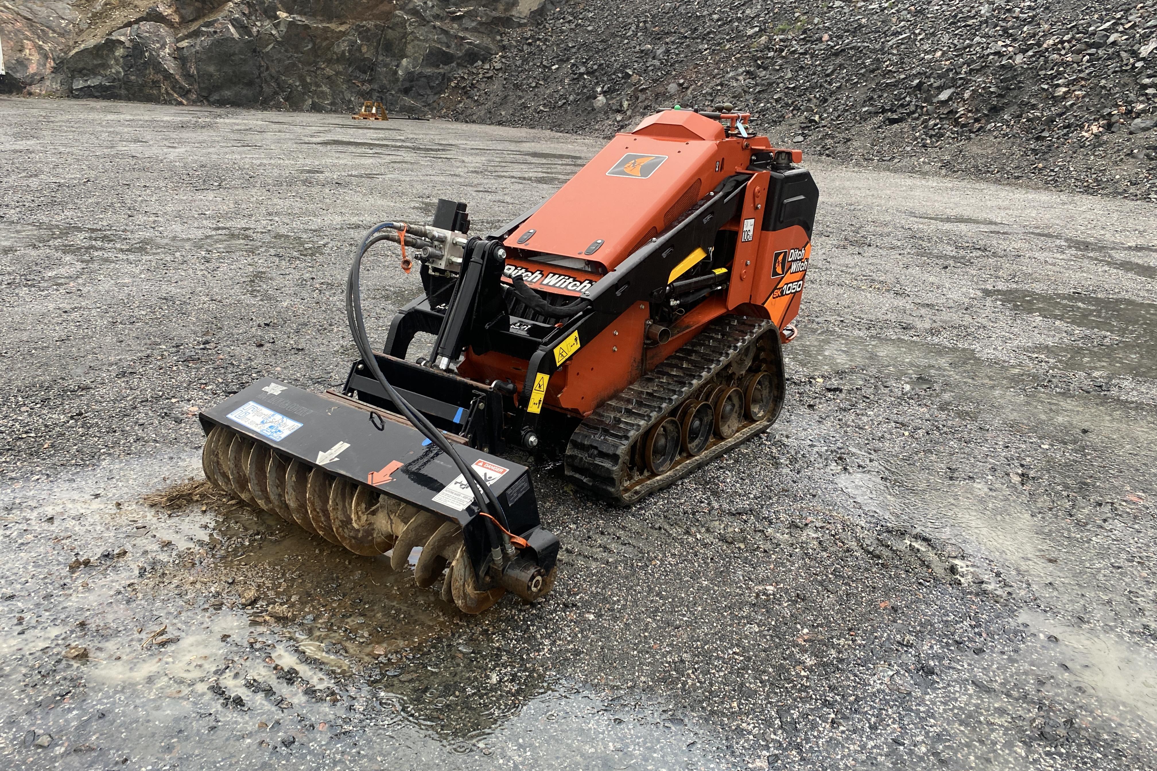 Ditch Witch SK 1050 (serienr: 1032) Kompaktlastare -  - 2019