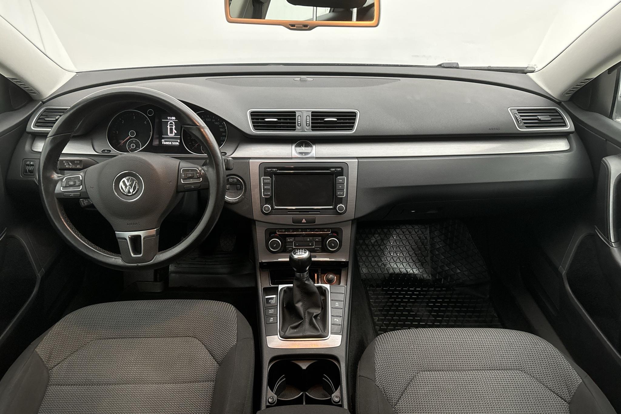 VW Passat 2.0 TDI BlueMotion Technology Variant (140hk) - 194 960 km - Manualna - srebro - 2012