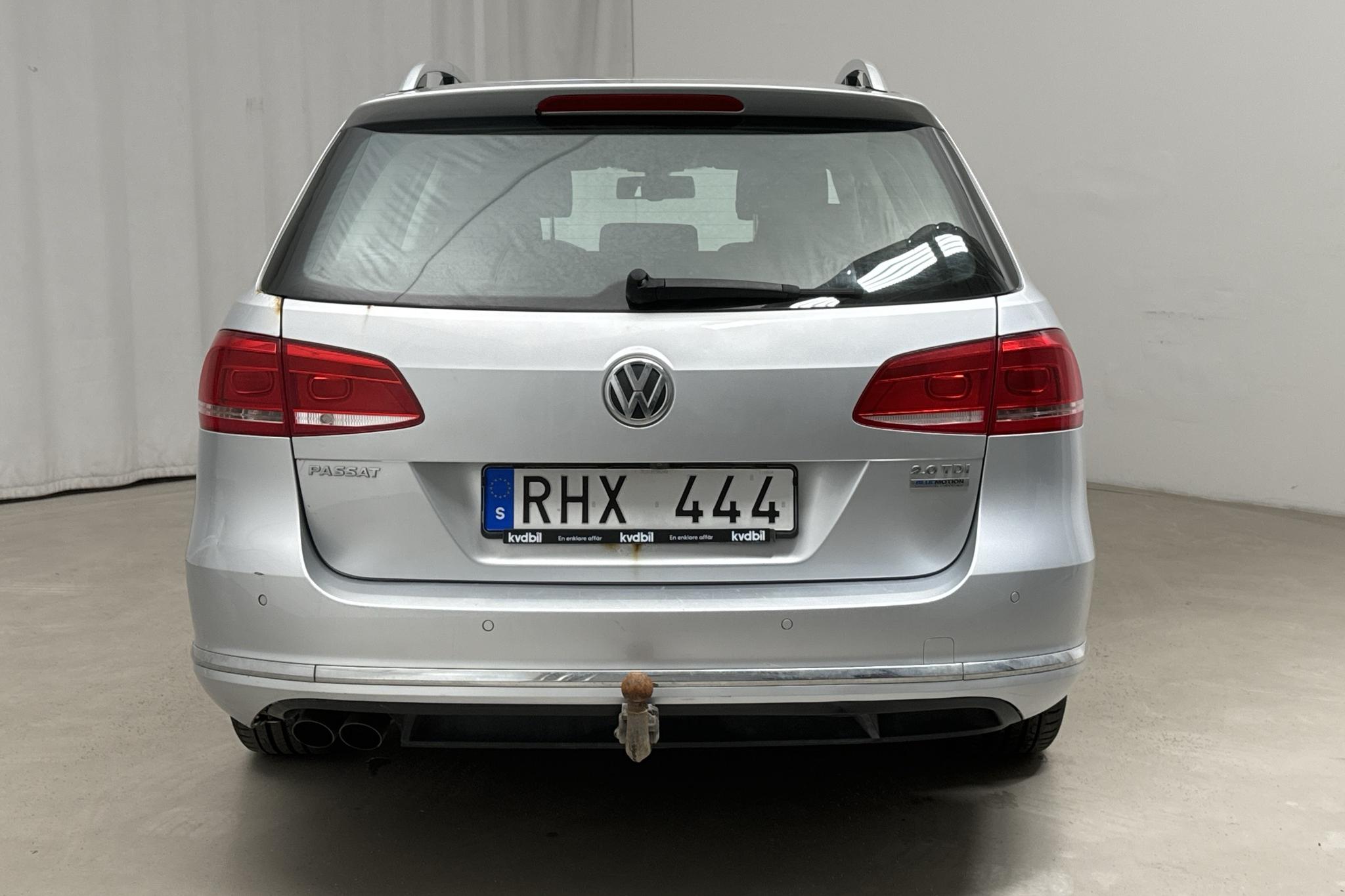 VW Passat 2.0 TDI BlueMotion Technology Variant (140hk) - 194 960 km - Manuaalinen - hopea - 2012