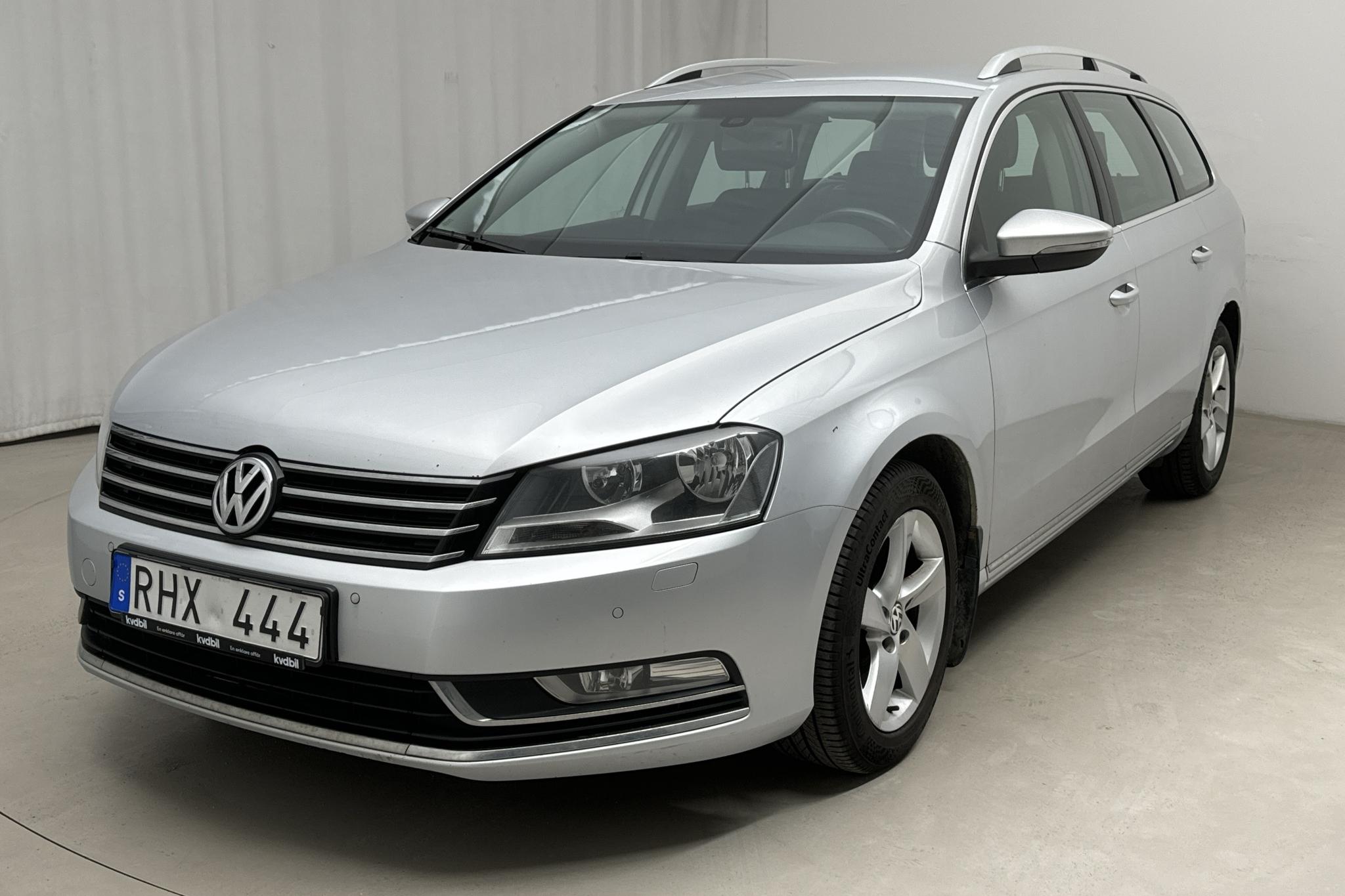 VW Passat 2.0 TDI BlueMotion Technology Variant (140hk) - 194 960 km - Manuaalinen - hopea - 2012