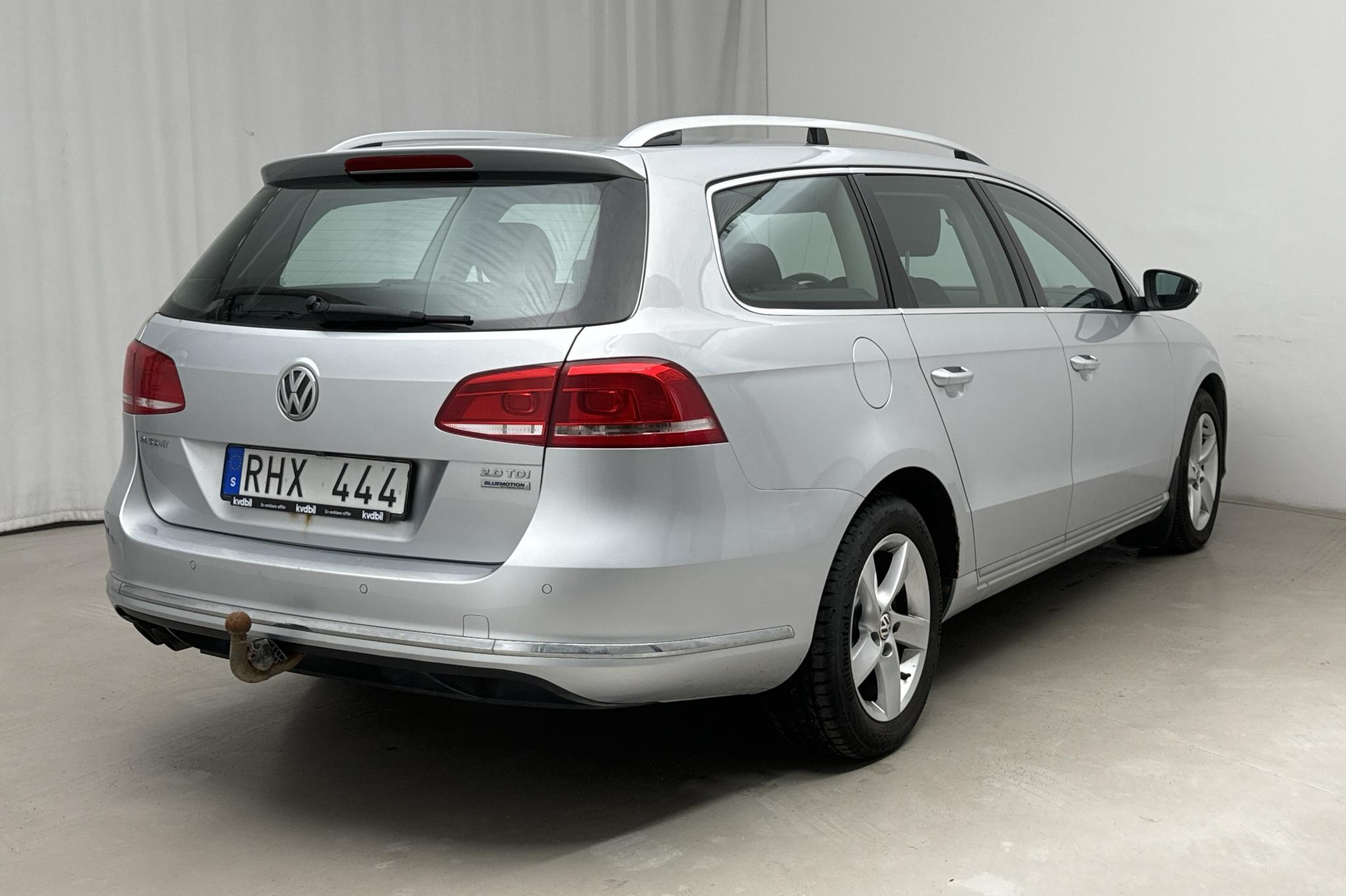 VW Passat 2.0 TDI BlueMotion Technology Variant (140hk) - 194 960 km - Manual - silver - 2012